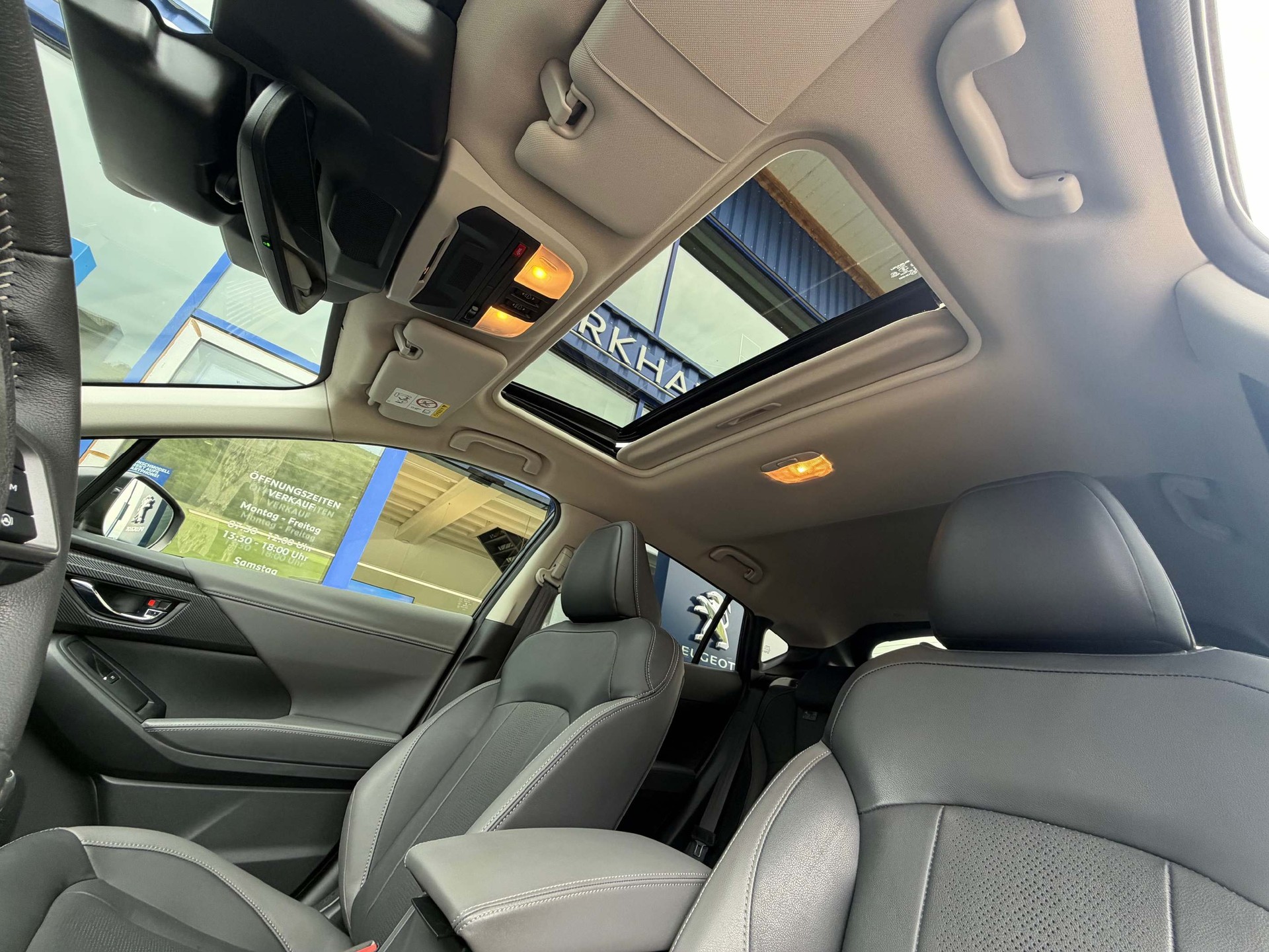 SUBARU Crosstrek 2.0i e-Boxer Luxury-image-8