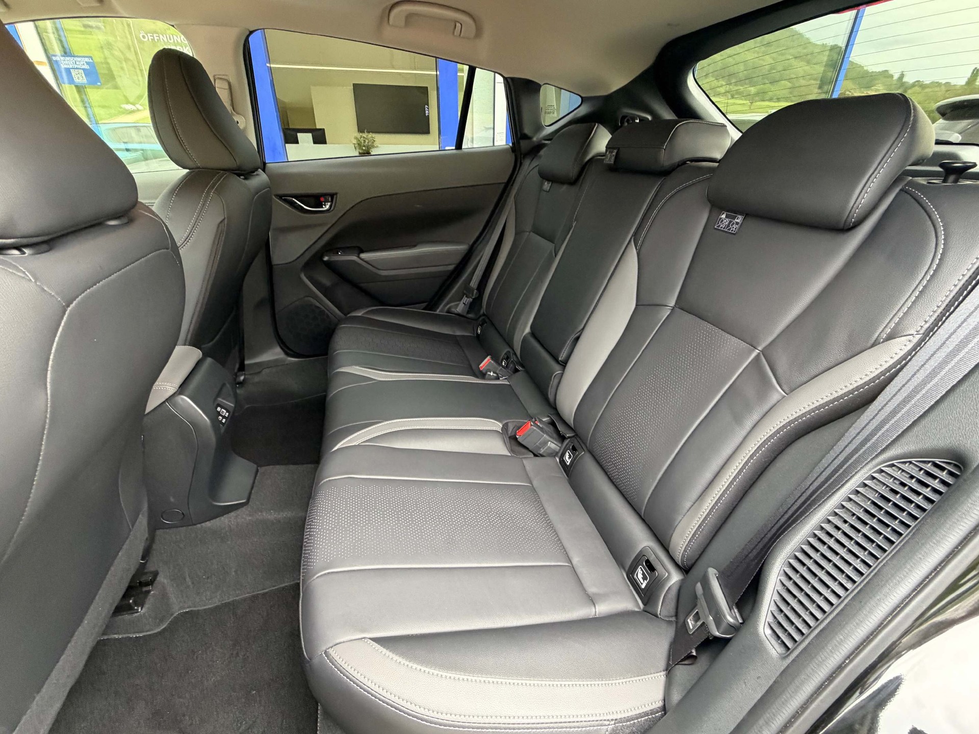 SUBARU Crosstrek 2.0i e-Boxer Luxury-image-6