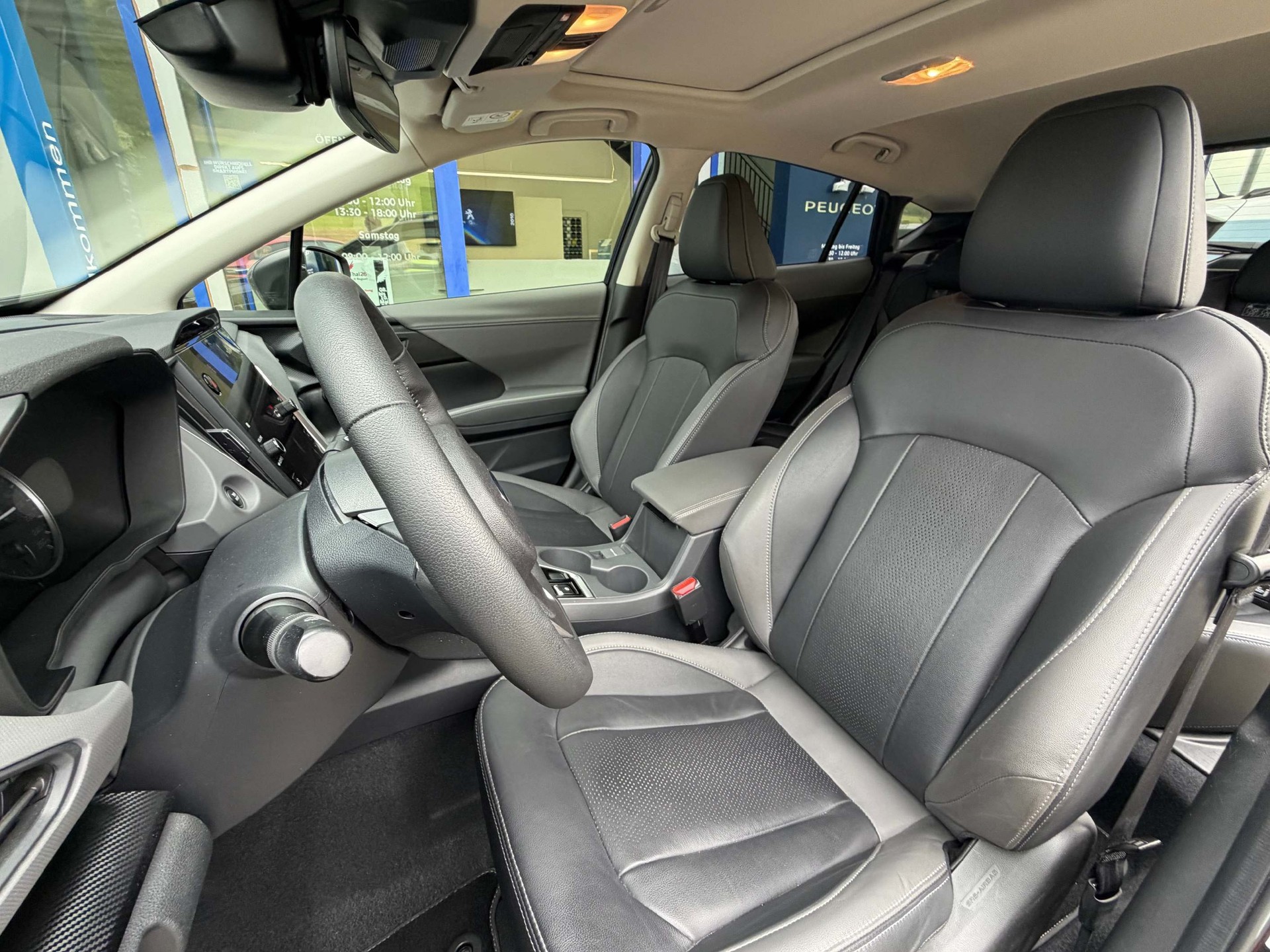SUBARU Crosstrek 2.0i e-Boxer Luxury-image-11