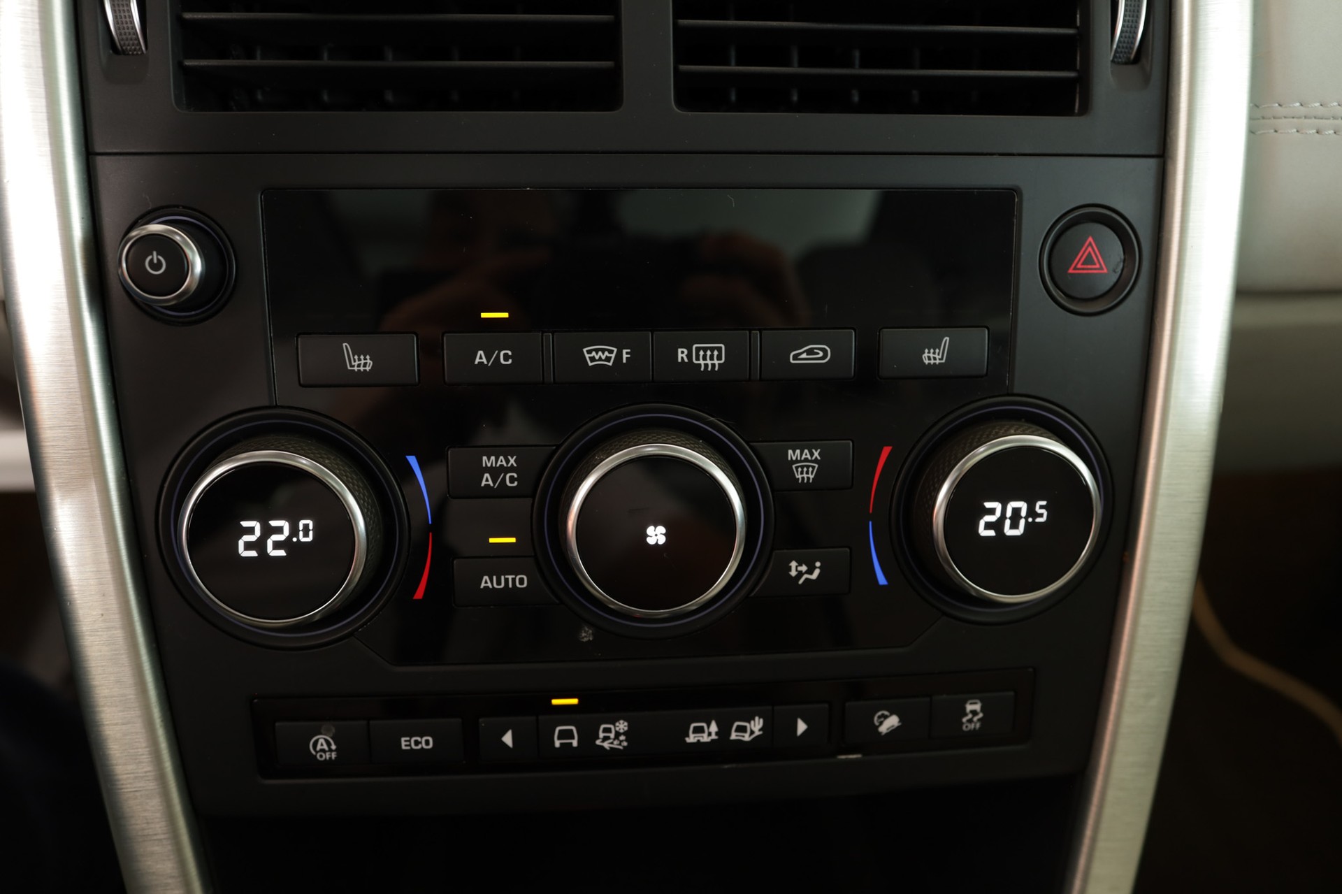 LAND ROVER Discovery Sport 2.0 TD4 HSE AT9-image-16
