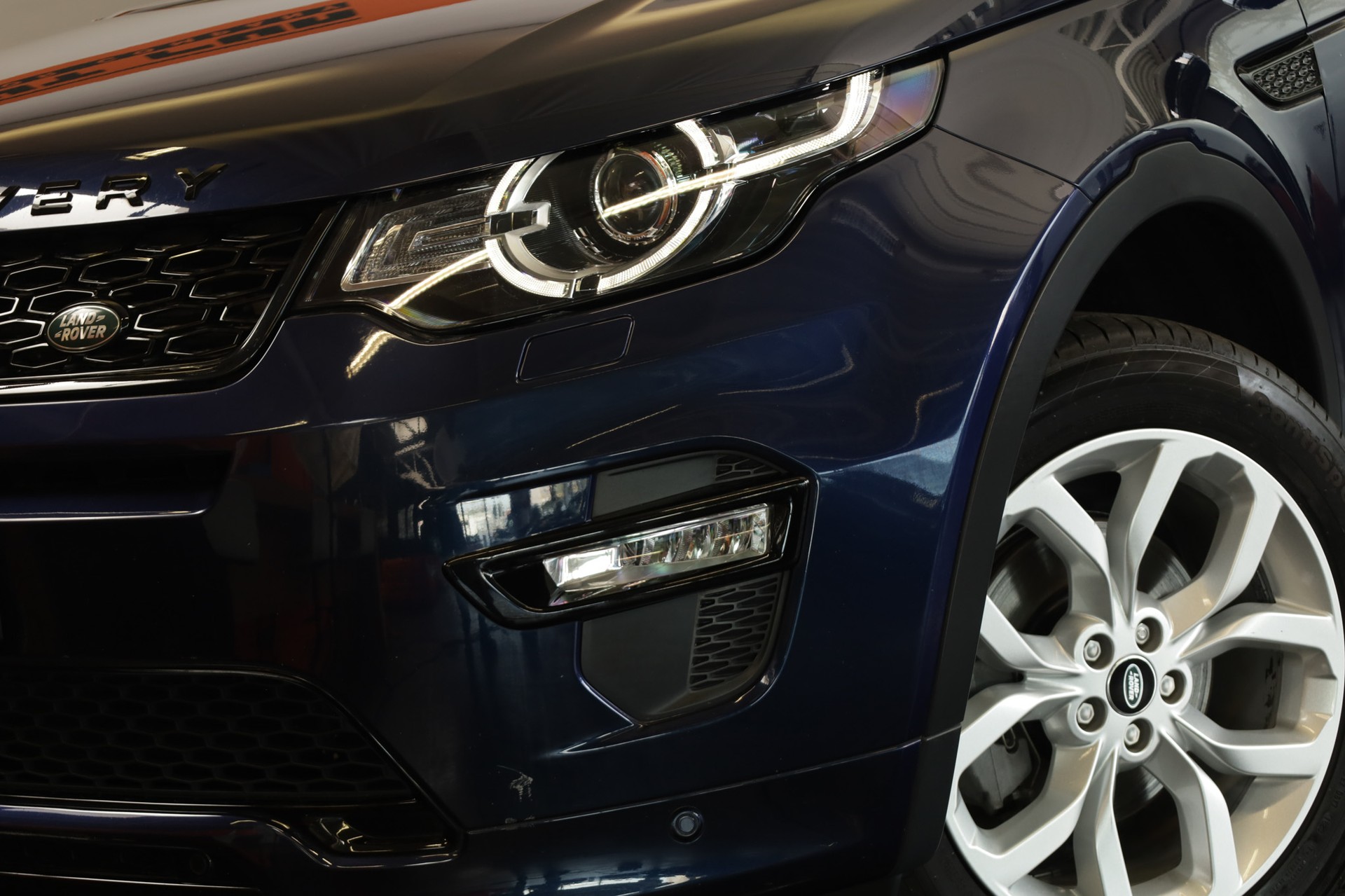 LAND ROVER Discovery Sport 2.0 TD4 HSE AT9-showroom-element-3