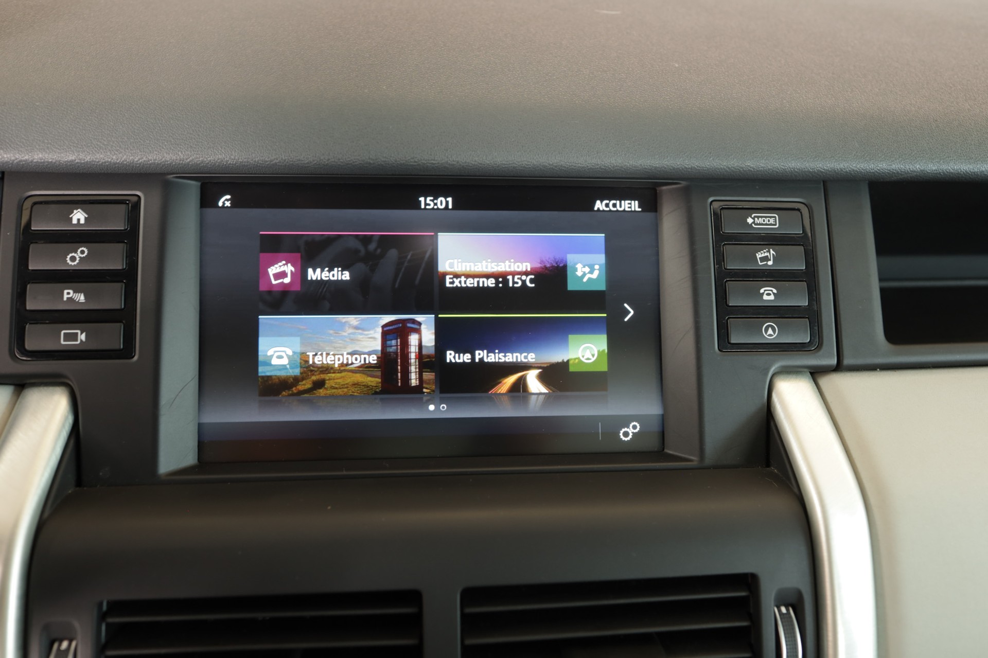 LAND ROVER Discovery Sport 2.0 TD4 HSE AT9-image-15