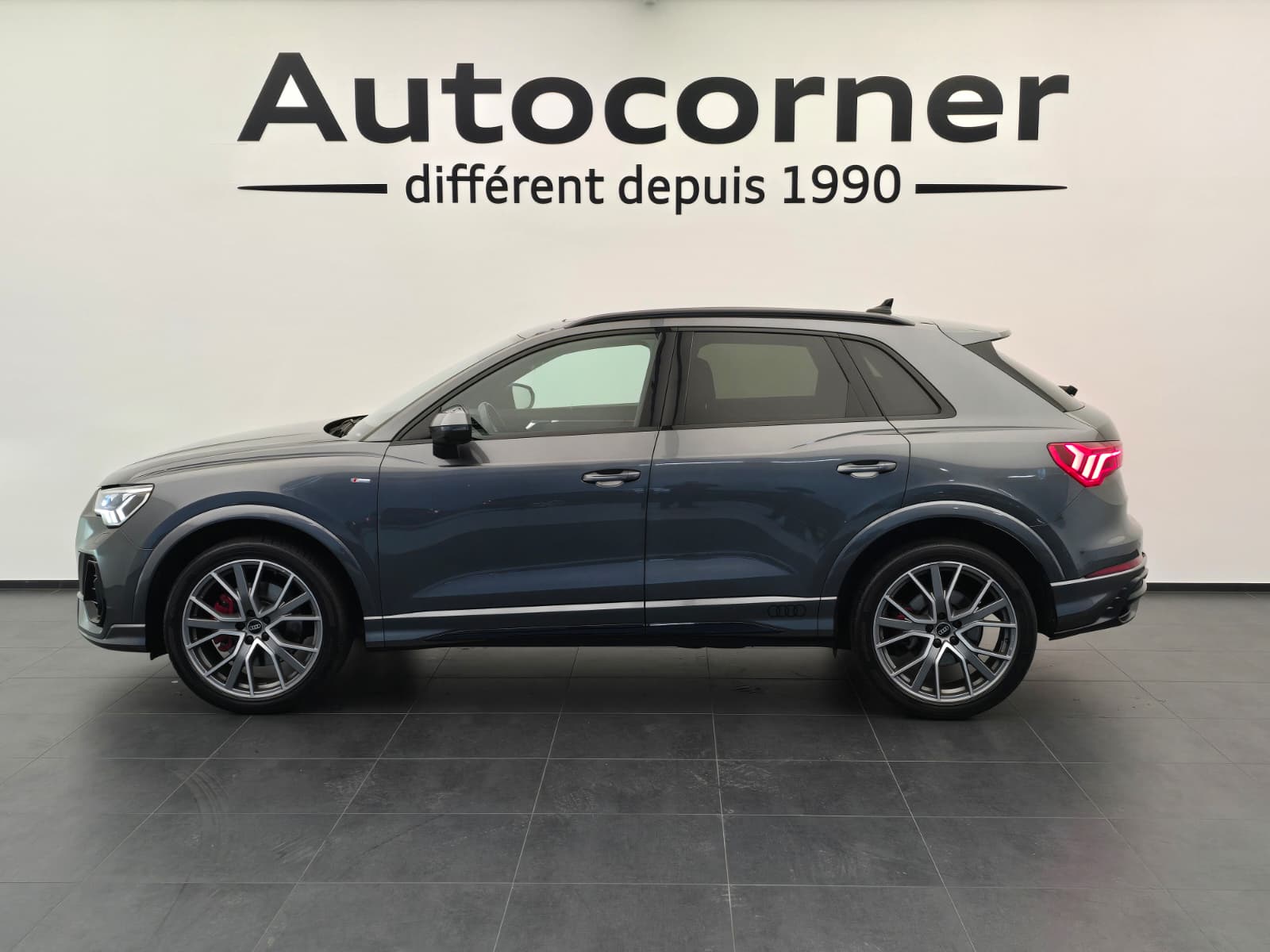 AUDI Q3 45 TFSI S line quattro S-tronic-showroom-element-1
