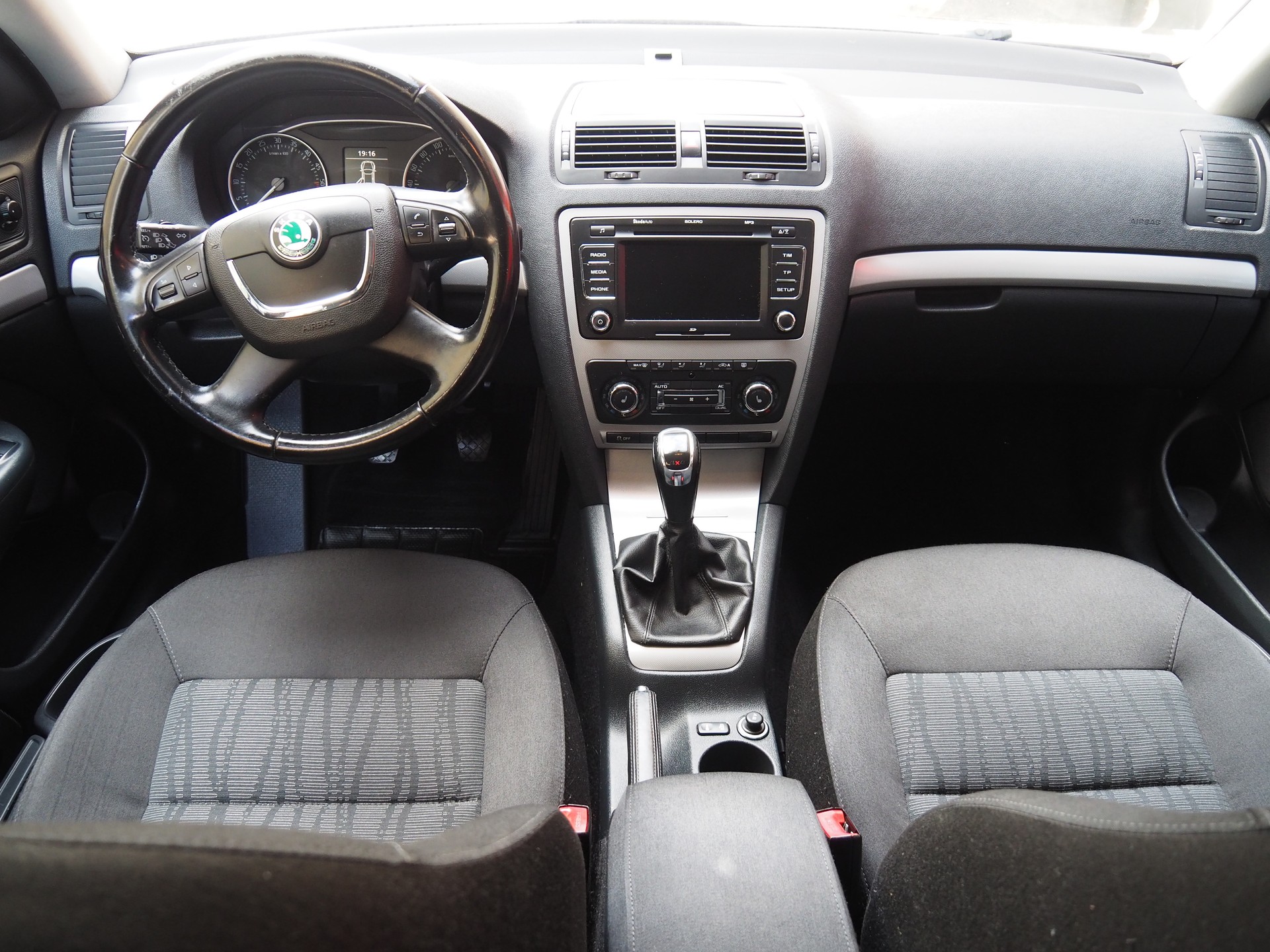 SKODA Octavia Combi 1.6 TDI Ambition 4x4-image-10