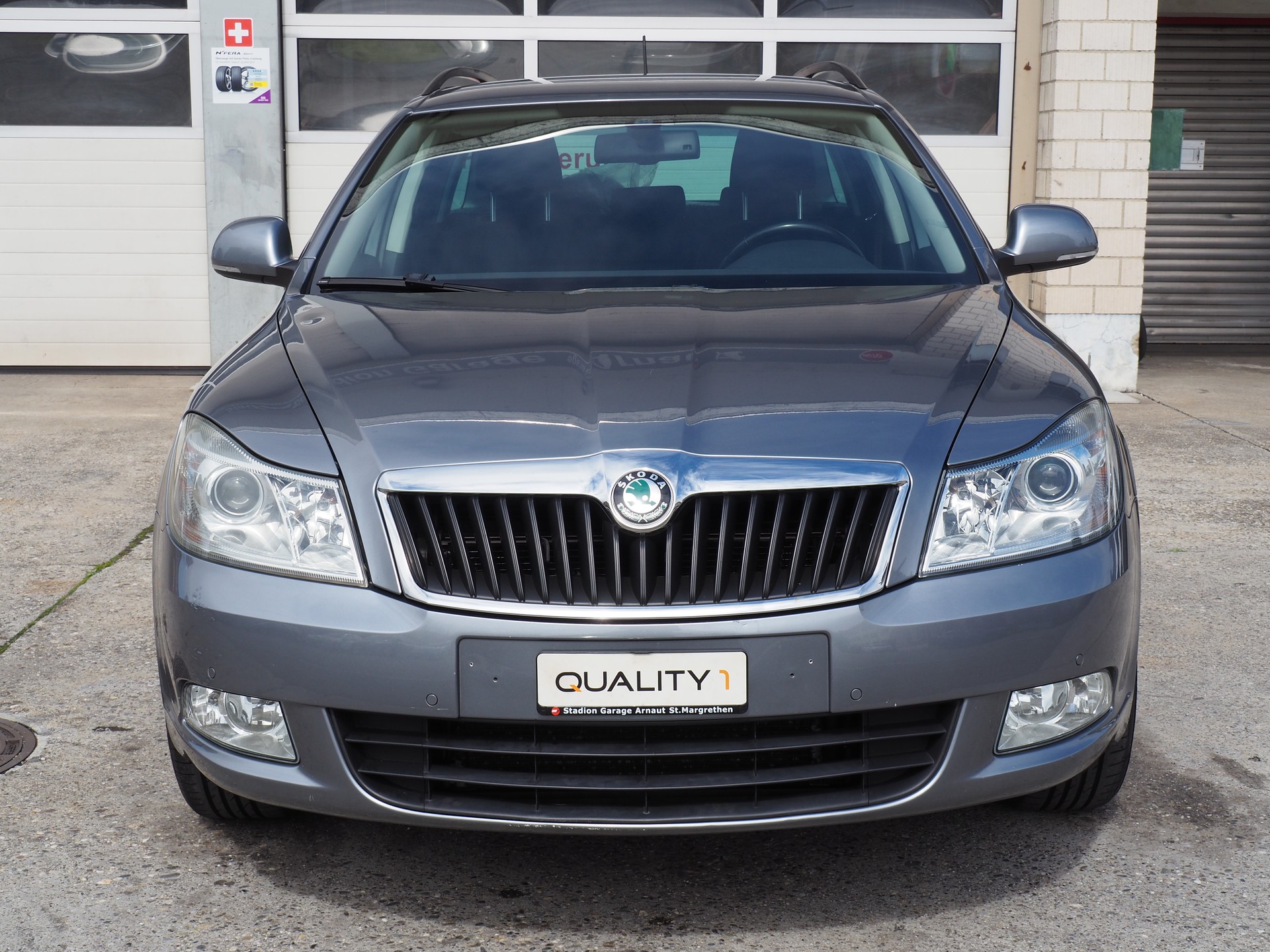 SKODA Octavia Combi 1.6 TDI Ambition 4x4-image-3