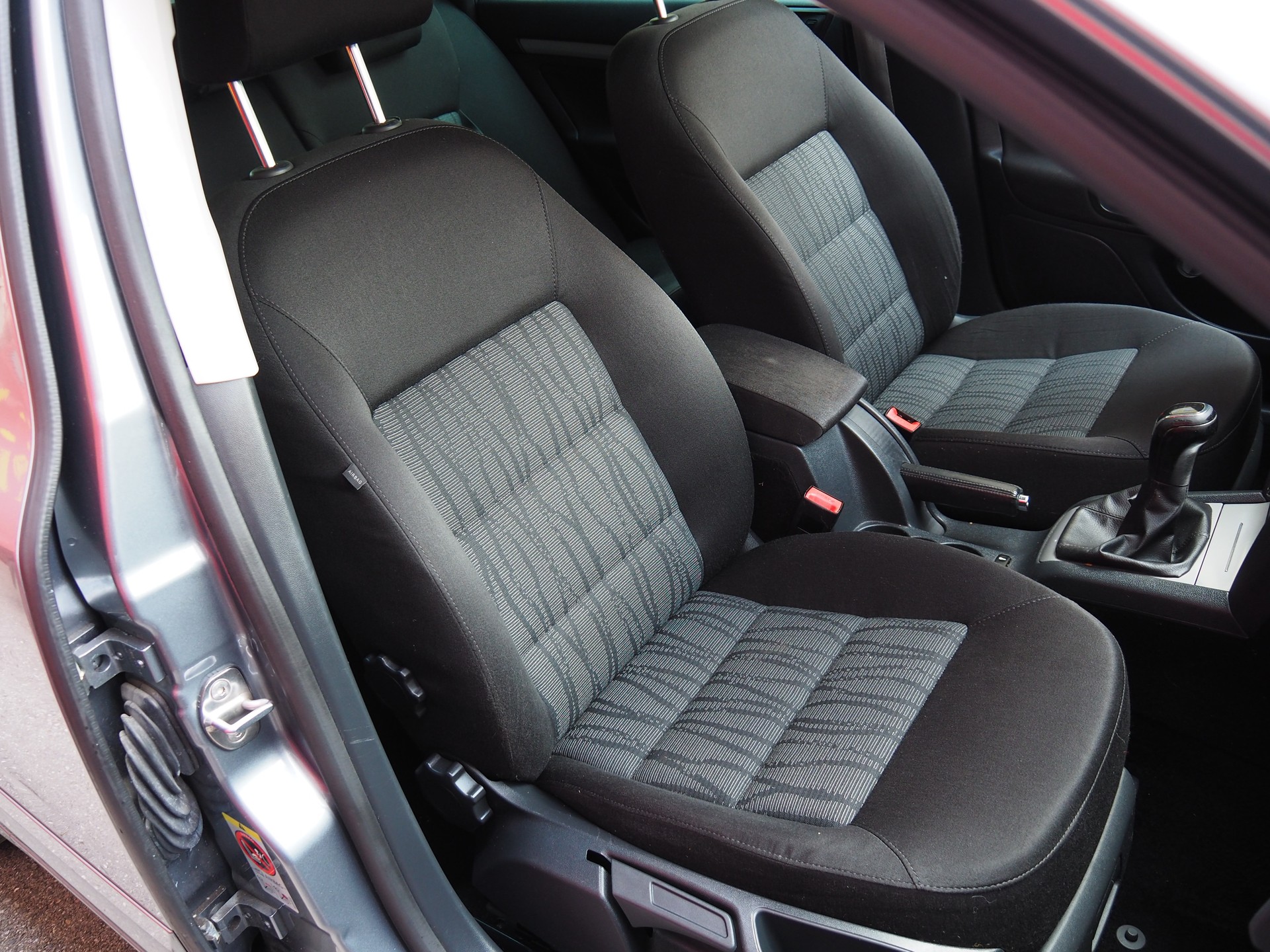 SKODA Octavia Combi 1.6 TDI Ambition 4x4-image-13