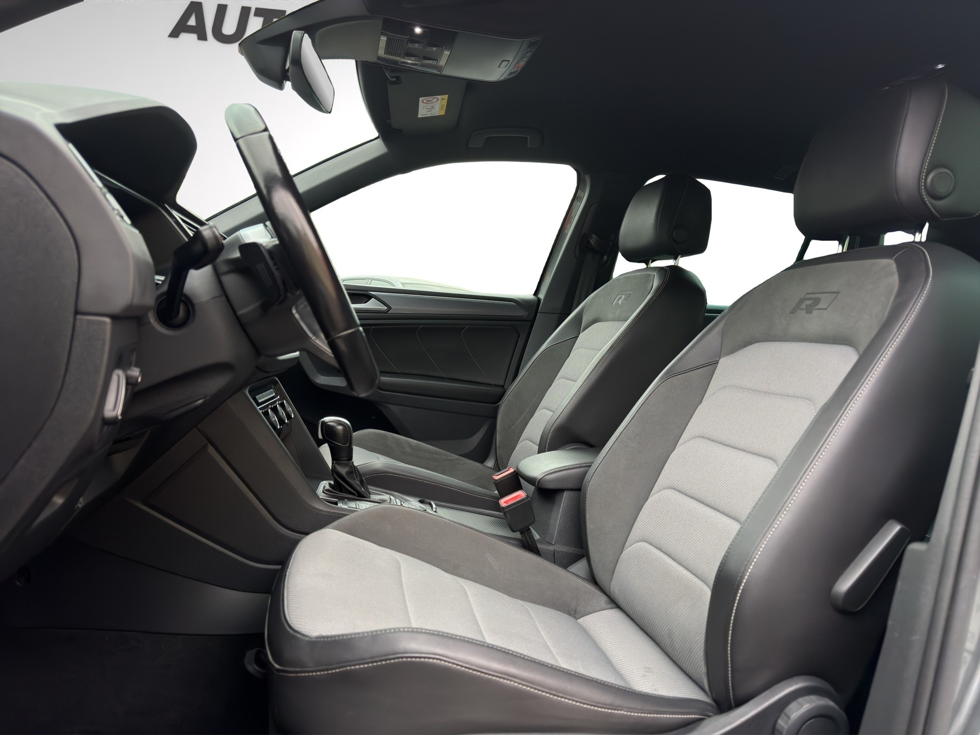 VW Tiguan 2.0TSI R-Line Highline 4Motion DSG-image-9