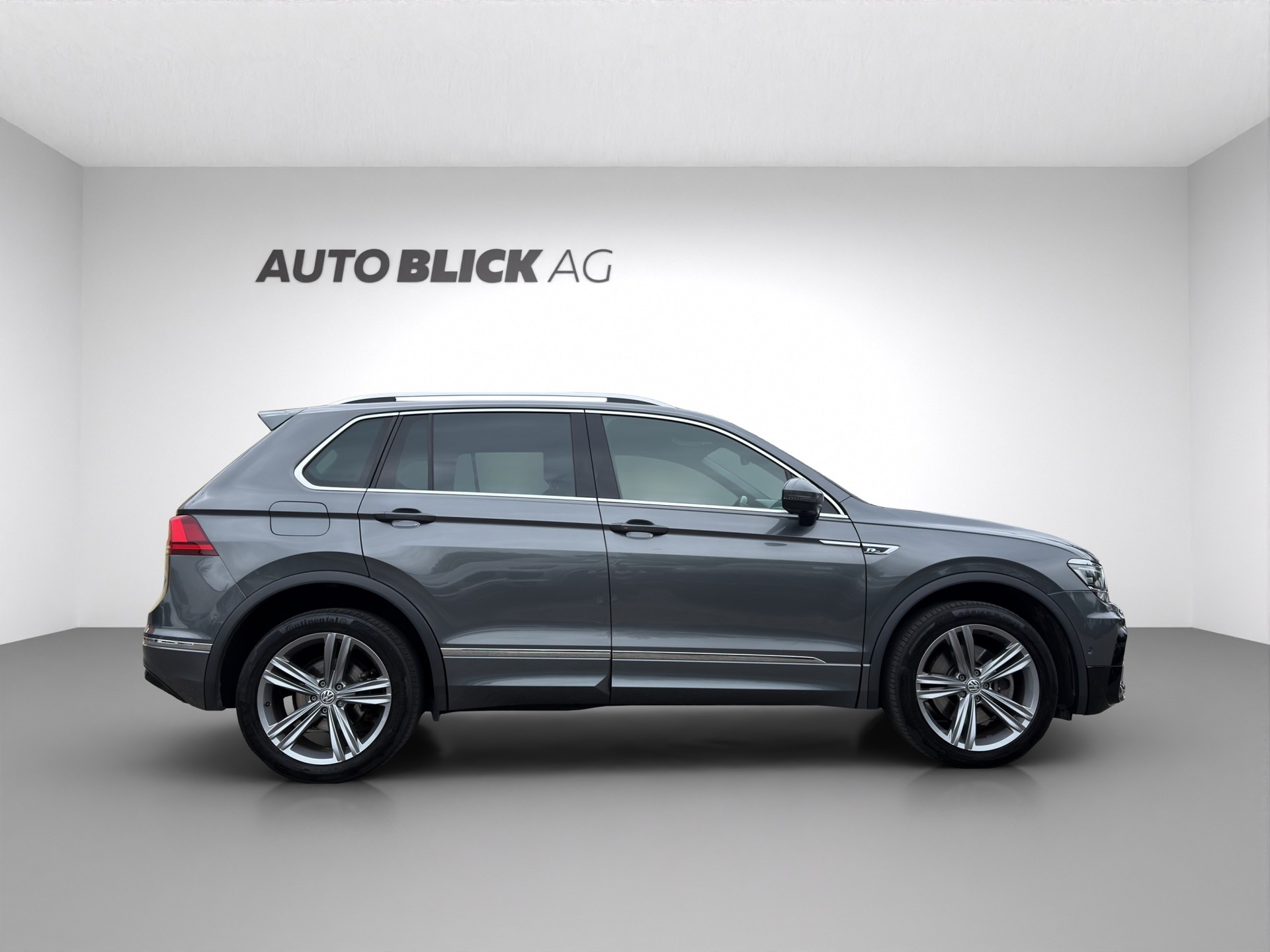 VW Tiguan 2.0TSI R-Line Highline 4Motion DSG-showroom-element-3