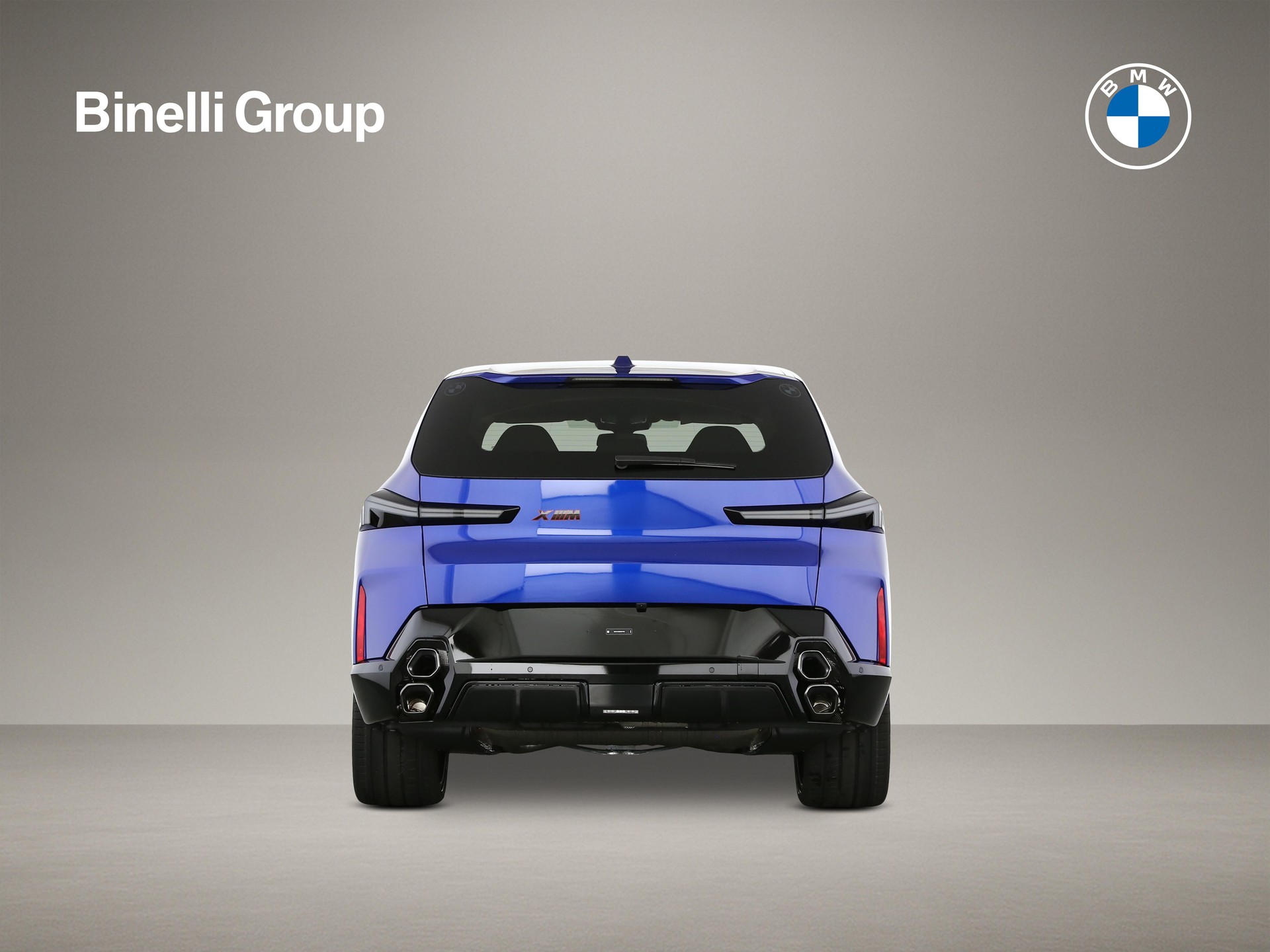 BMW XM Label Plug-in Hybrid-showroom-element-2