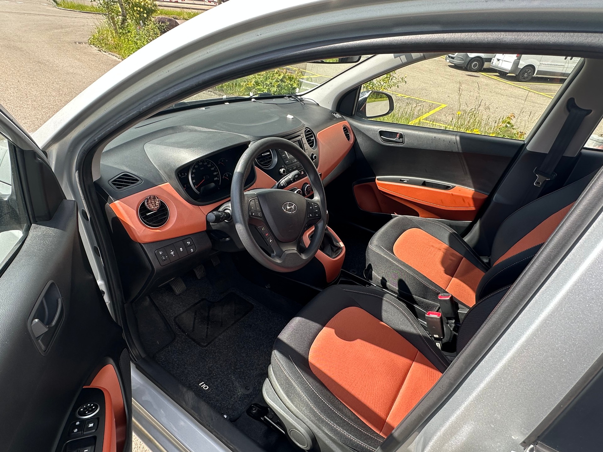 HYUNDAI i10 1.0 Amplia Frisch ab MFK 14.05.2026-image-12