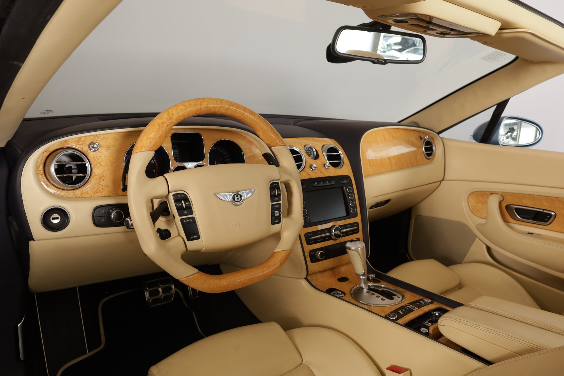 BENTLEY Continental GTC 6.0-image-9