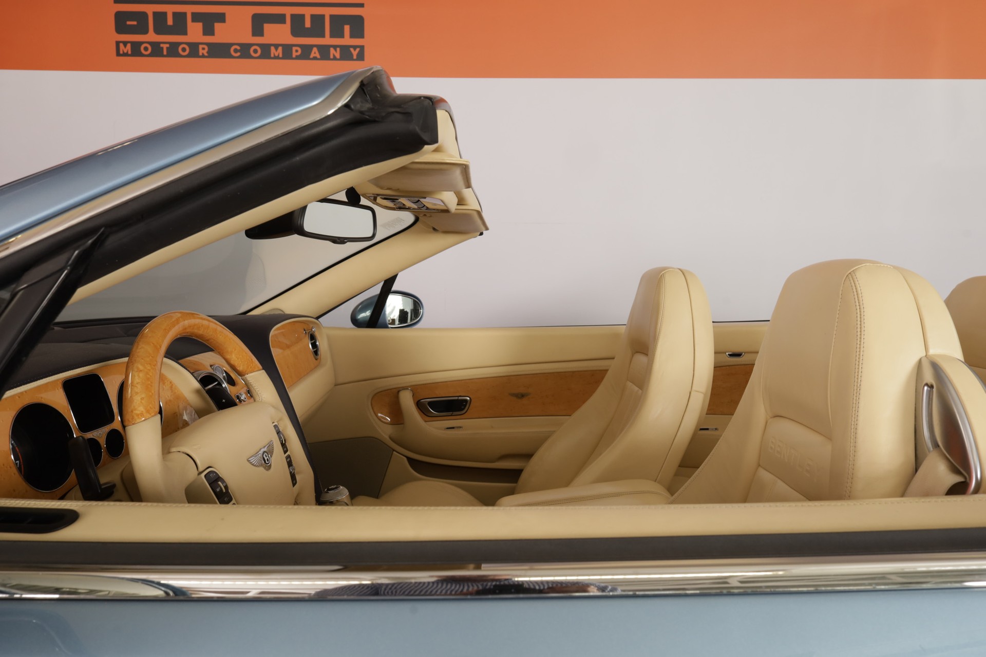 BENTLEY Continental GTC 6.0-image-19