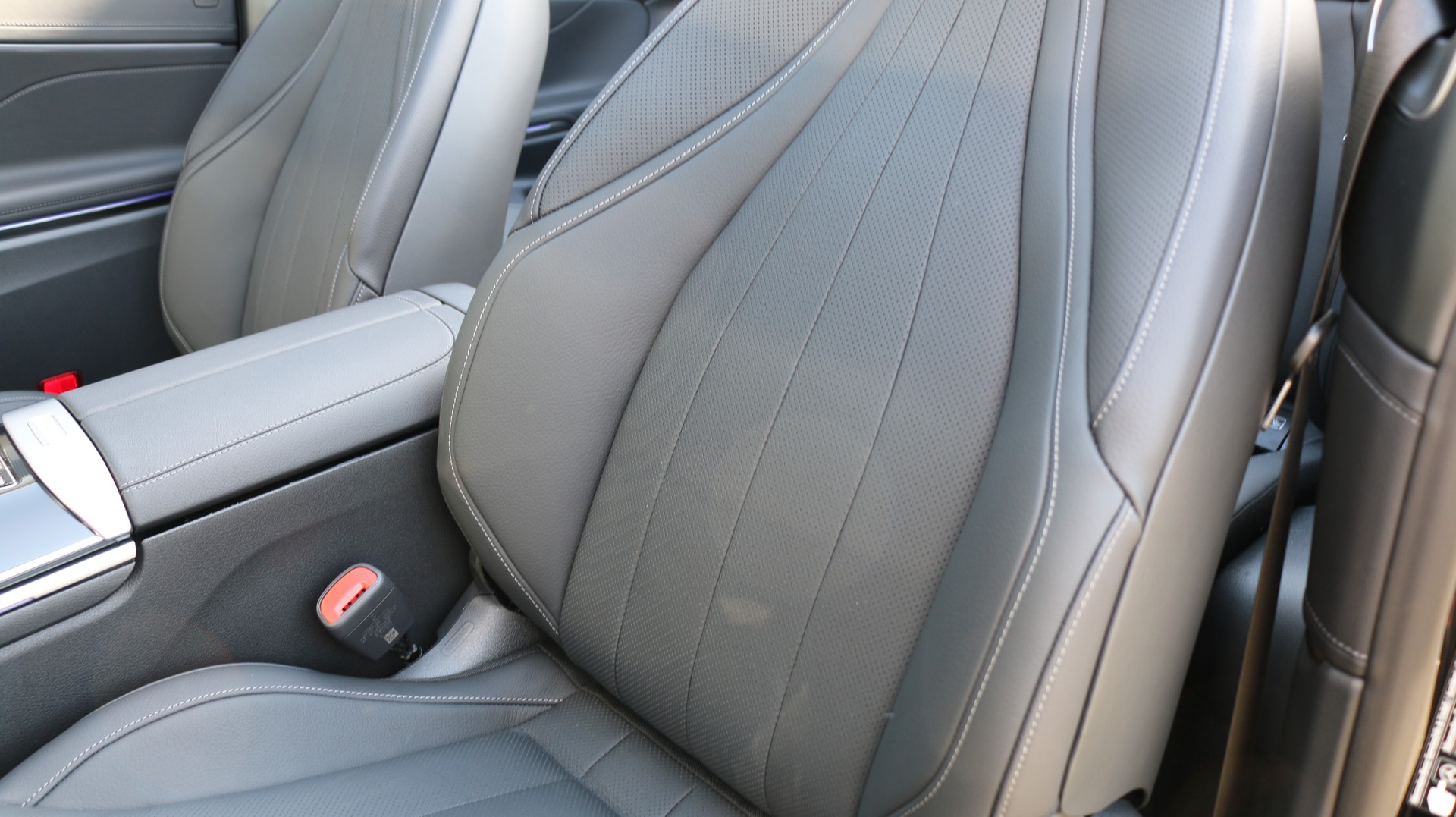 MERCEDES-BENZ CLE 200 4MATIC Cabriolet-image-11