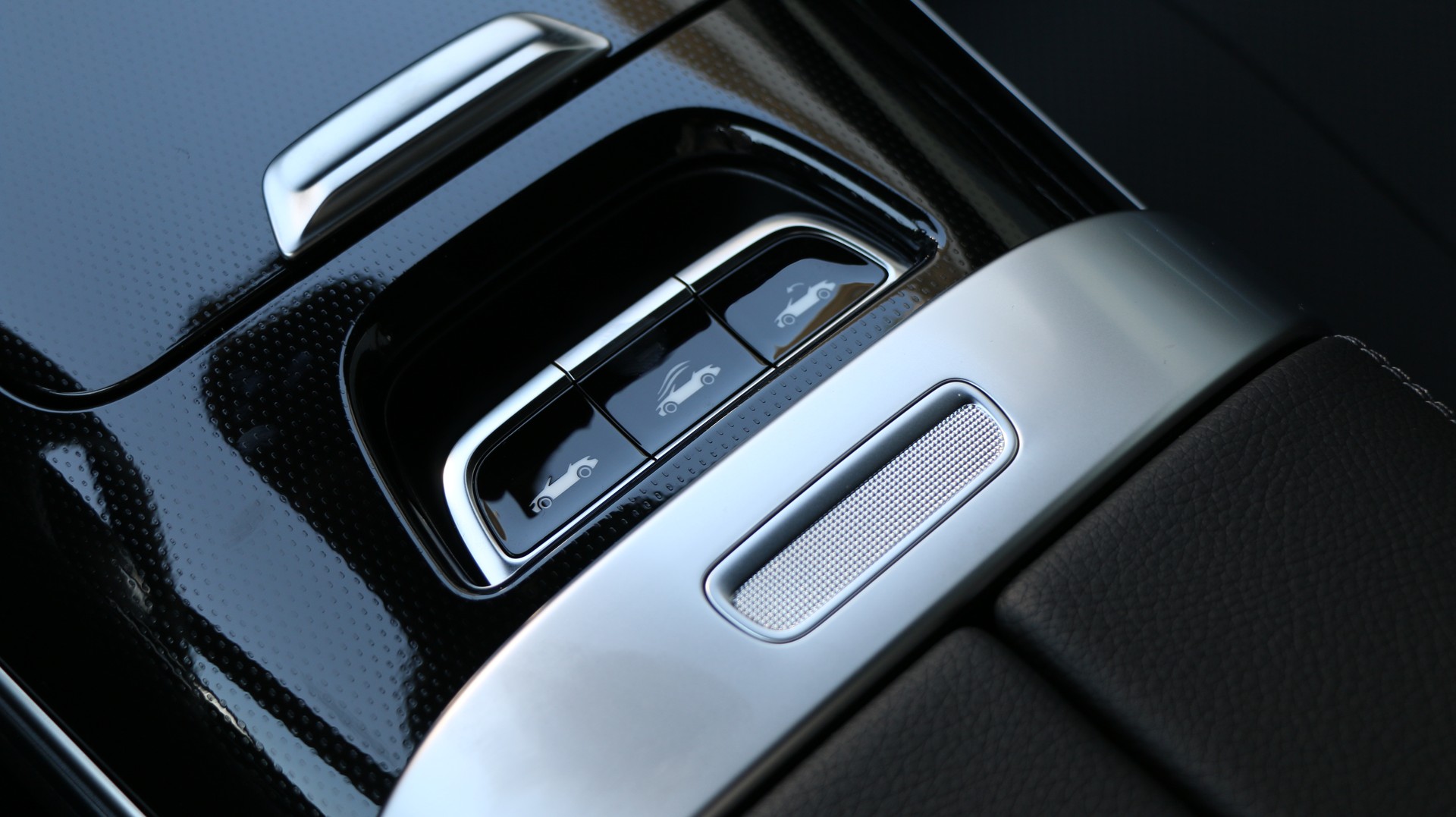 MERCEDES-BENZ CLE 200 4MATIC Cabriolet-image-20
