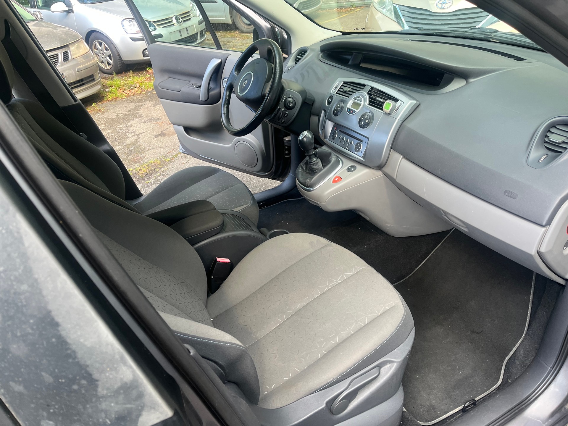 RENAULT Scénic 1.6 16V Expression-image-13