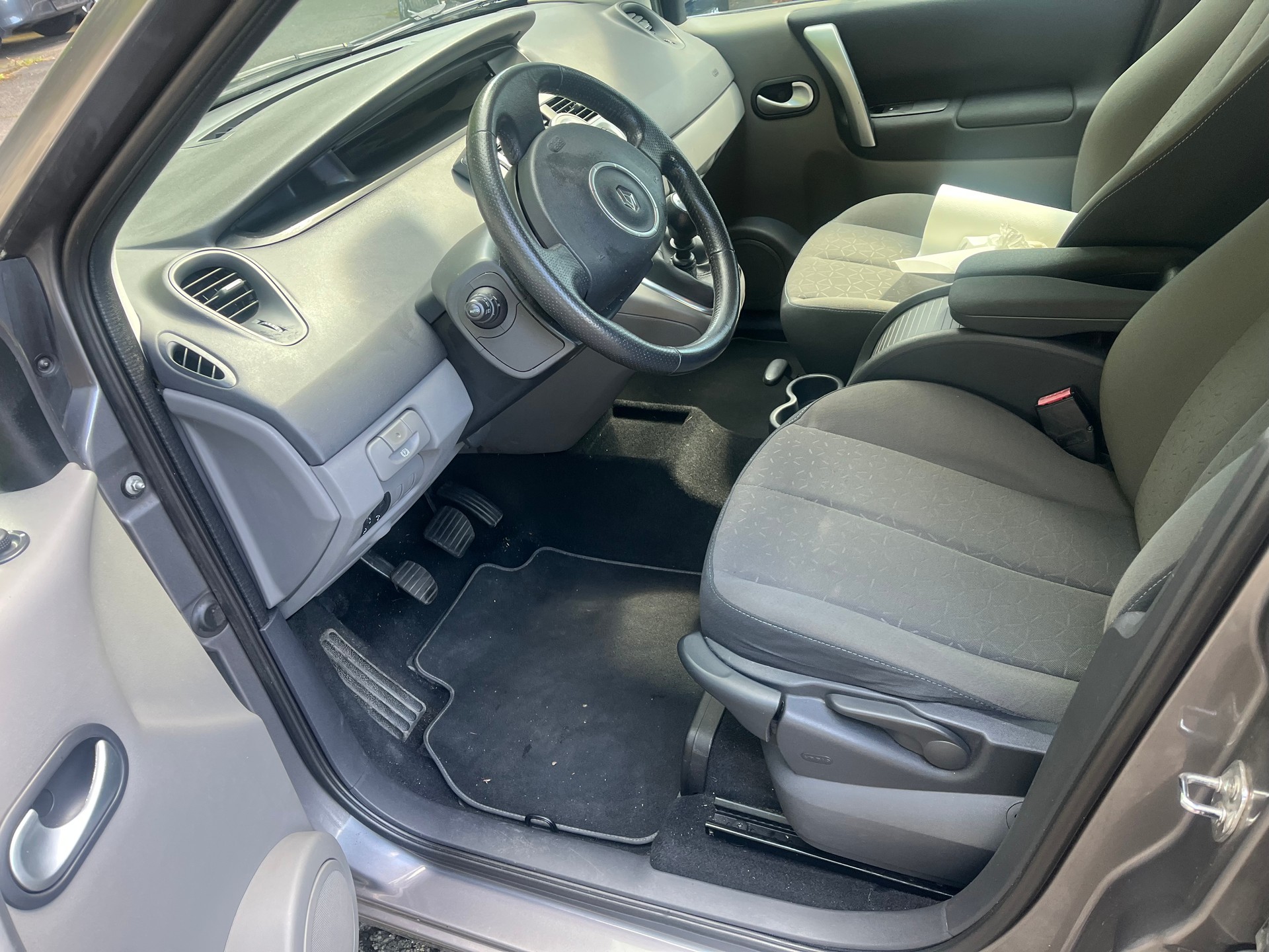 RENAULT Scénic 1.6 16V Expression-image-10
