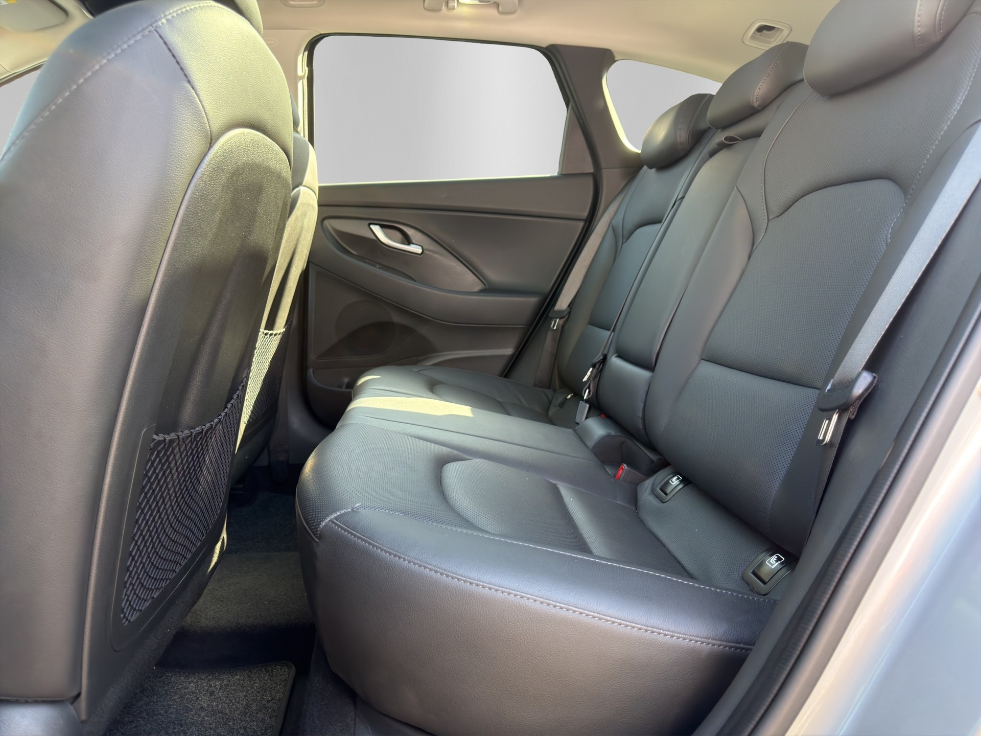 HYUNDAI i30 Wagon 1.5 T-GDi Vertex 48V MH DCT-image-10