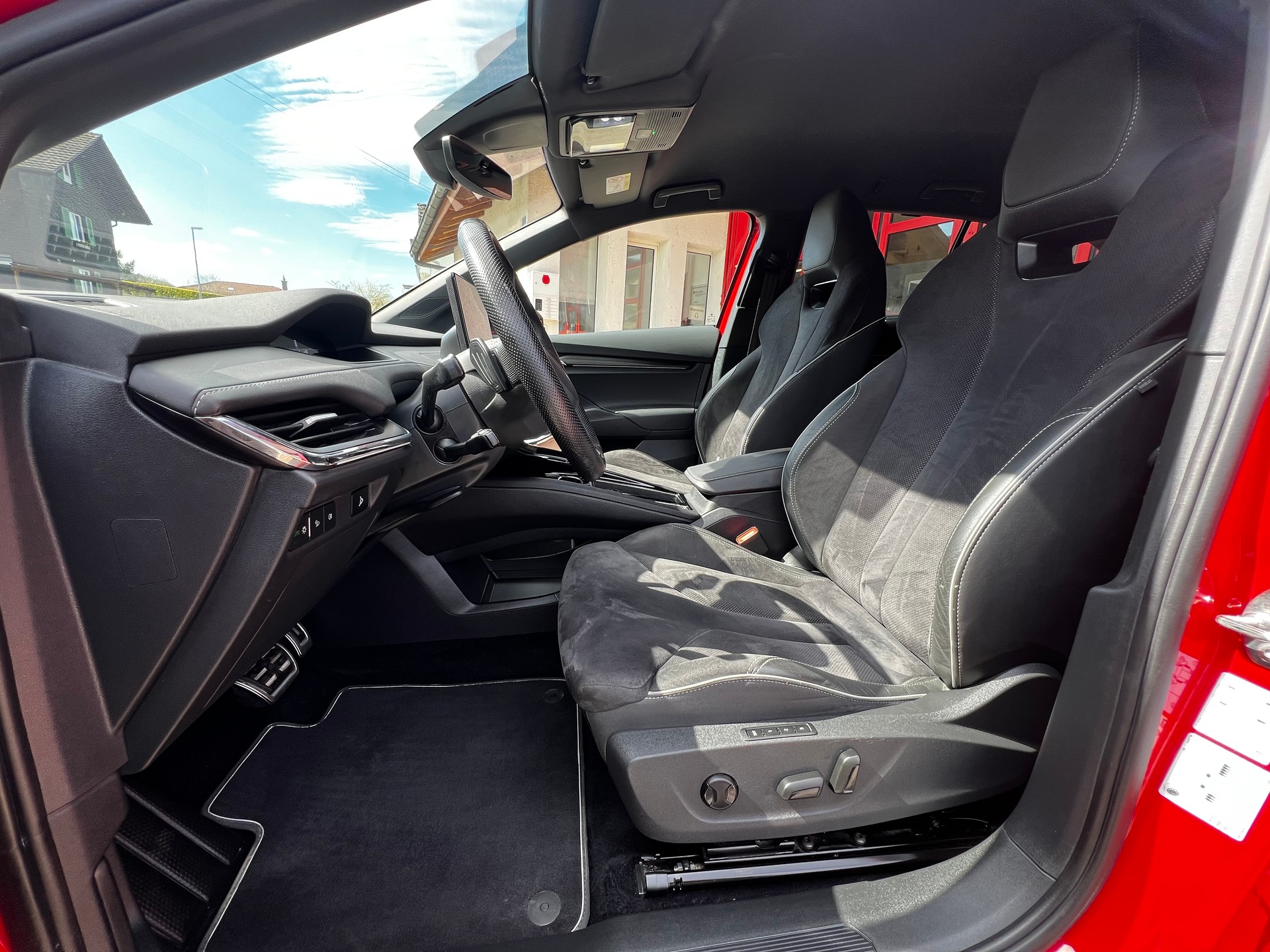 SKODA Enyaq iV 80x SportLine // SoH 92%-image-12