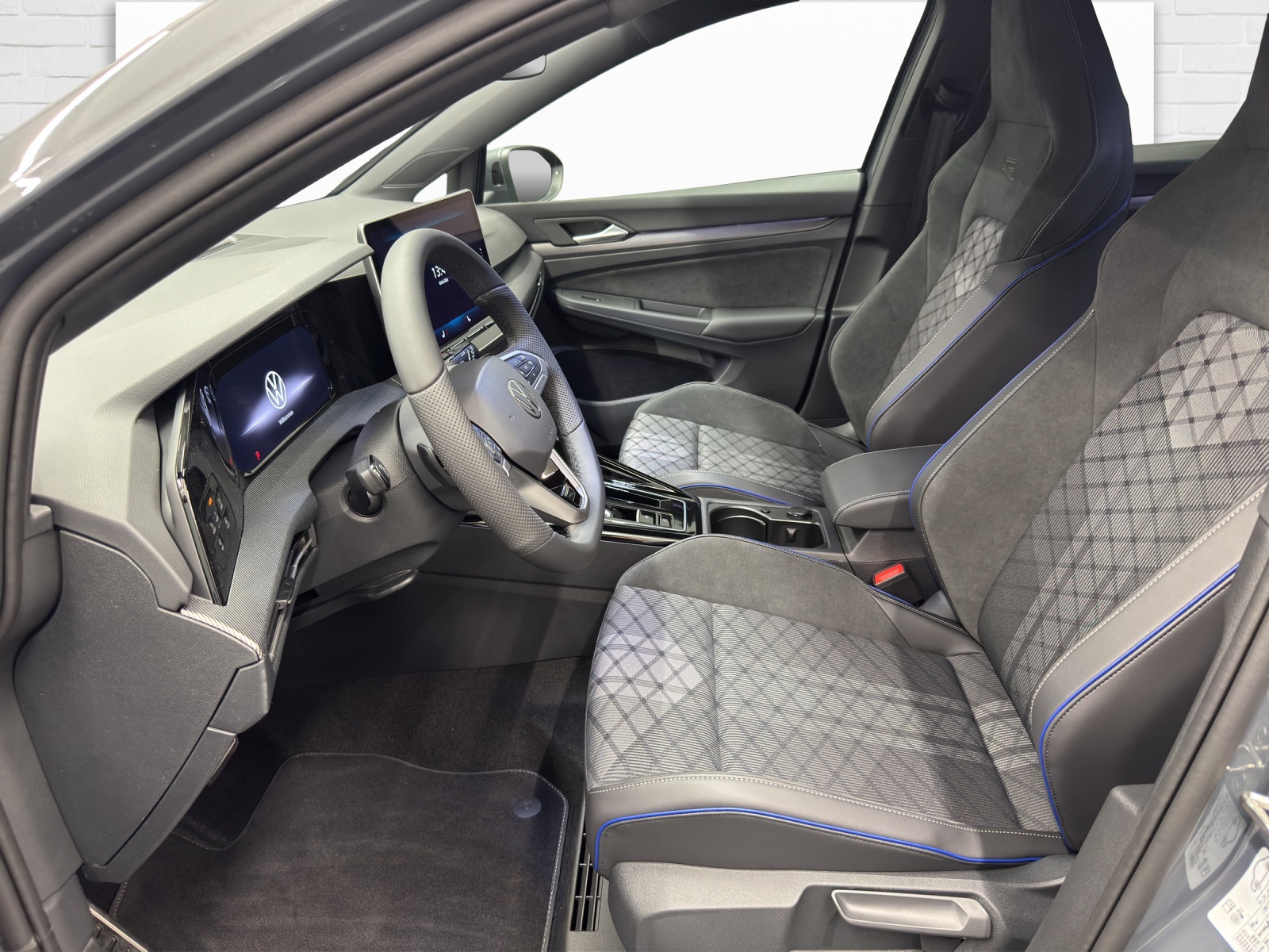 VW Golf VIII Variant 1.5 eTSI R-Line DSG-image-6