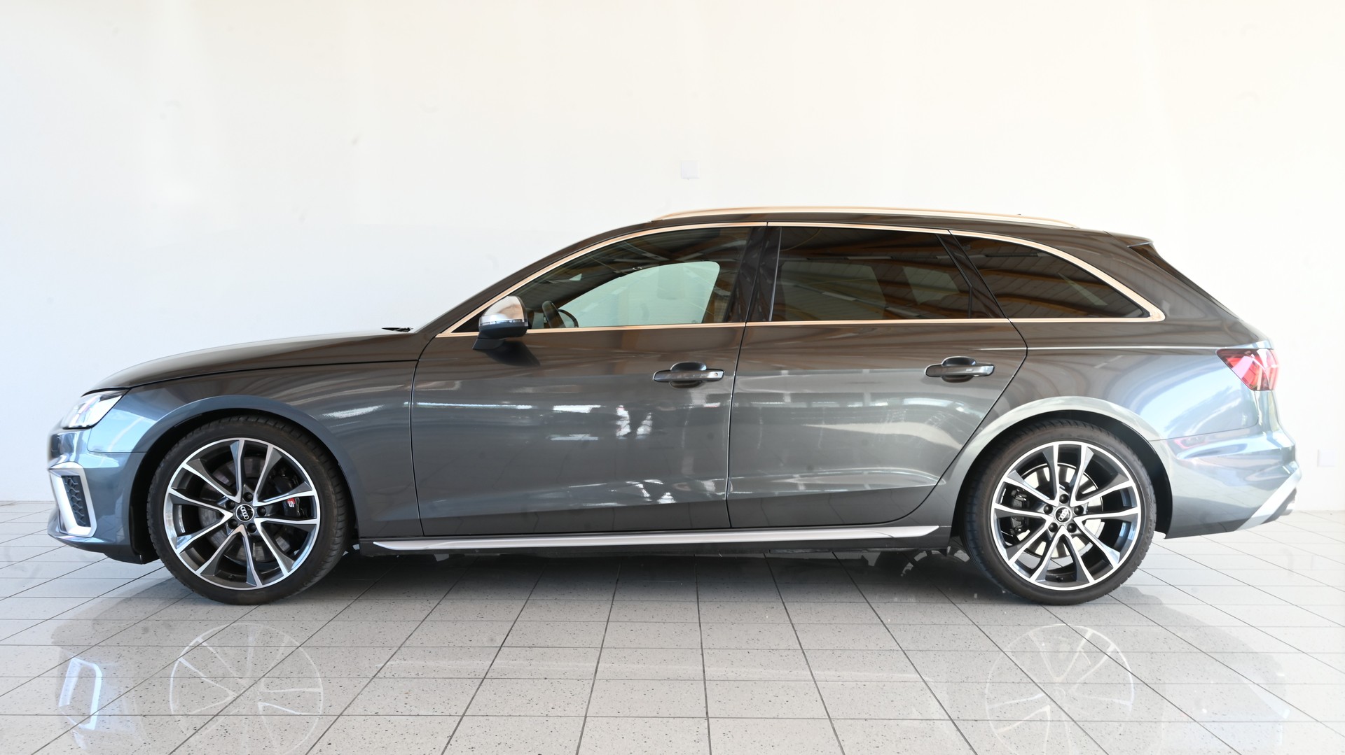 AUDI S4 Avant 3.0 V6 TDI quattro T-Tronic-showroom-element-3