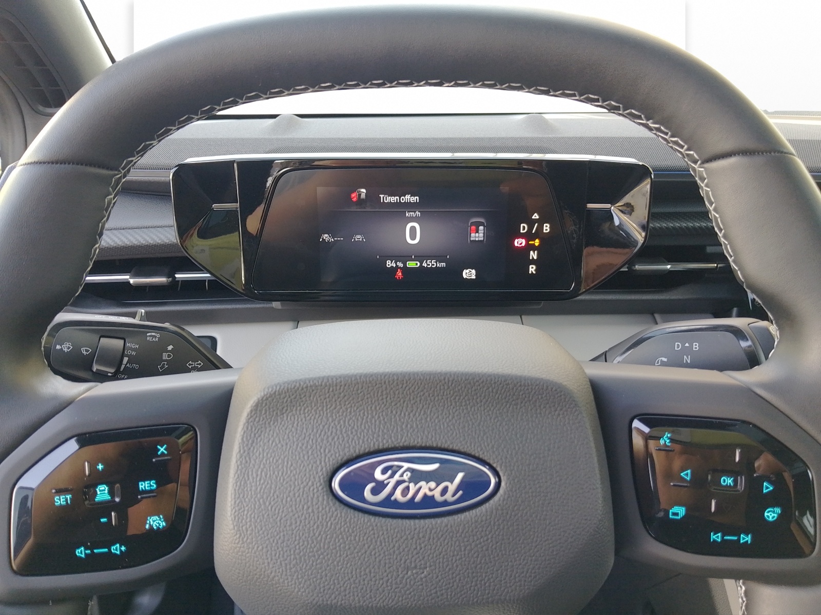 FORD Explorer Extended Range Premium AWD-image-9