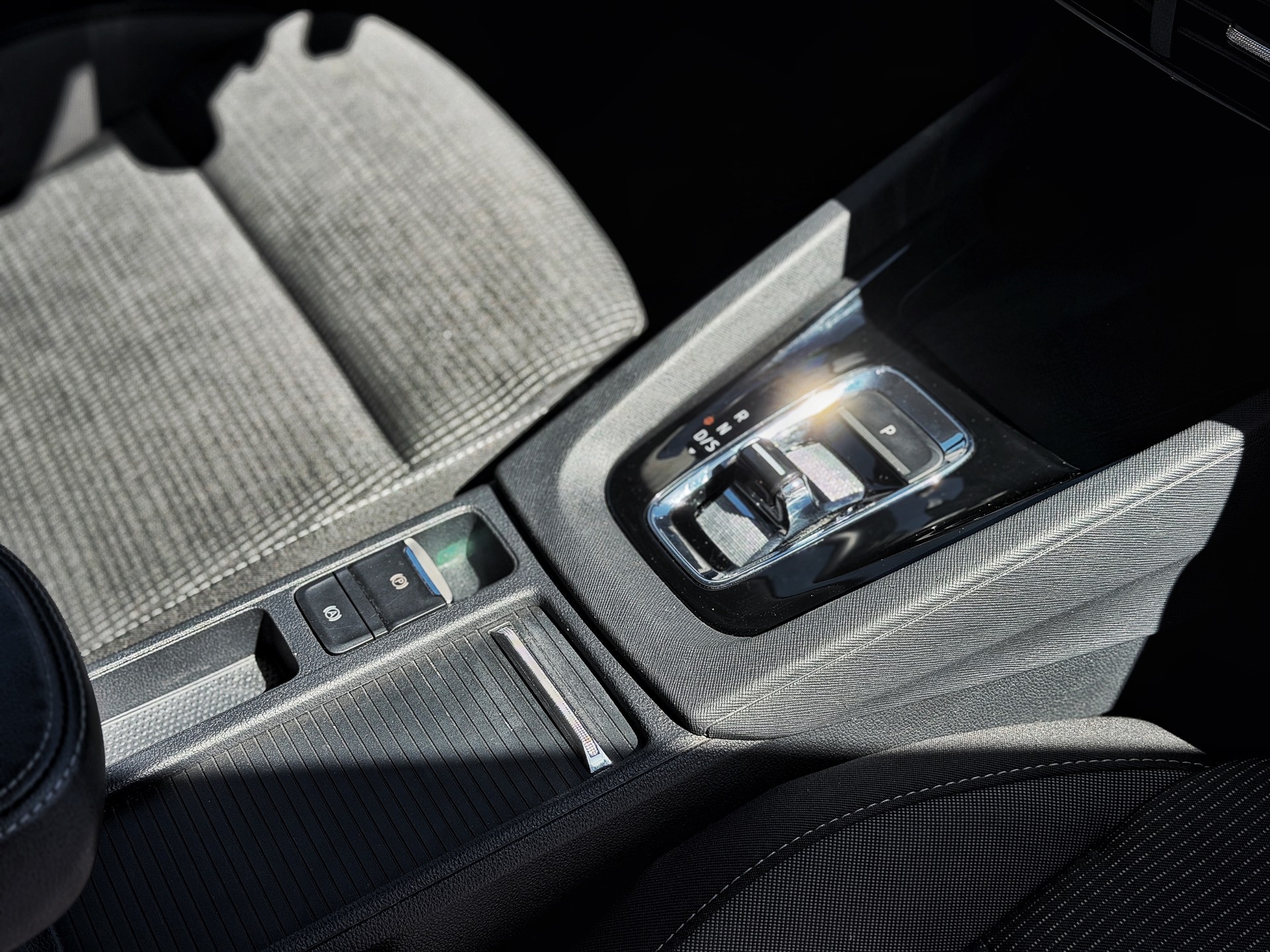 SKODA Octavia Combi 2.0 TDI DSG Ambition-image-26