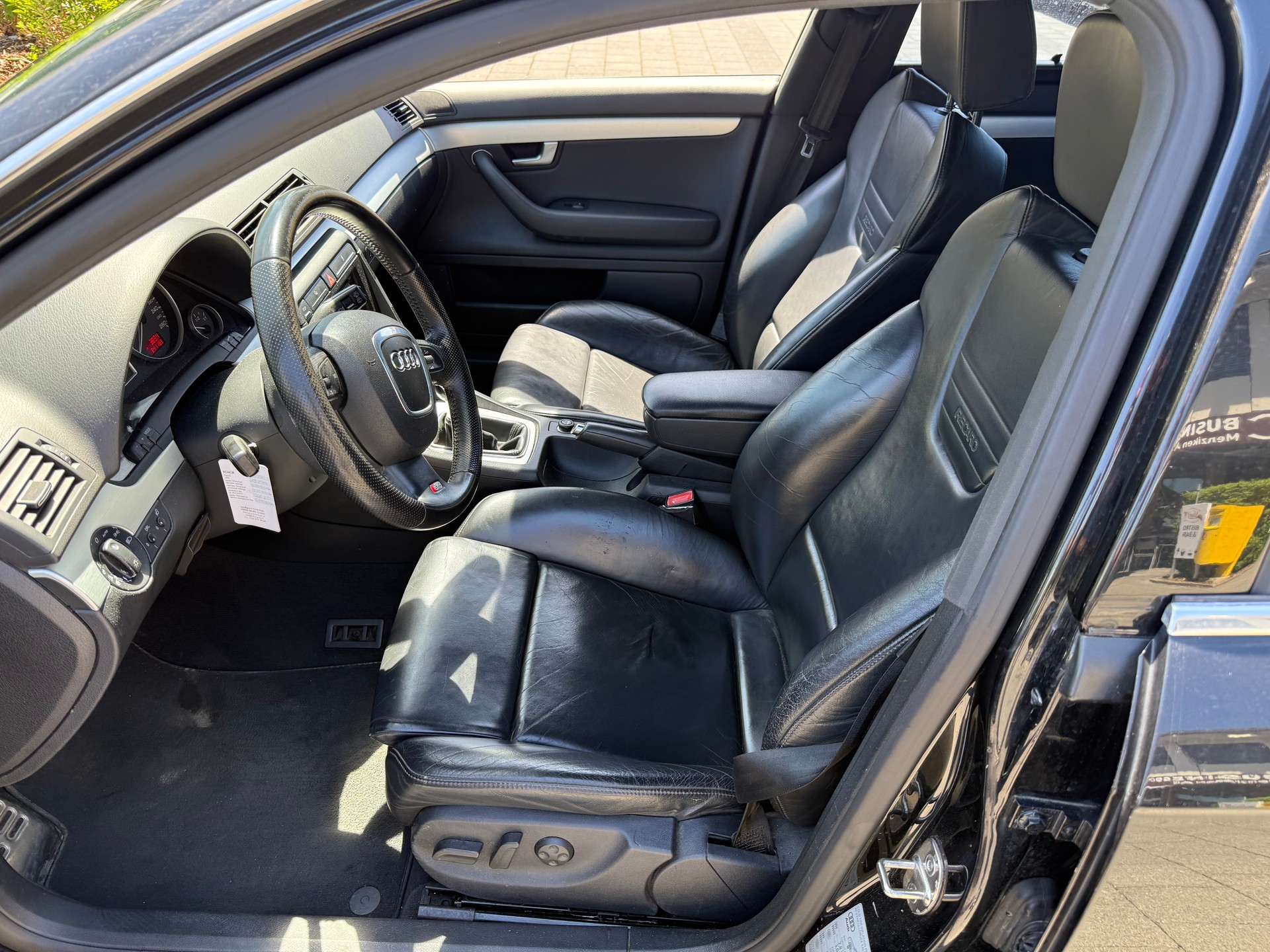 AUDI S4 Avant 4.2 V8 quattro-image-9