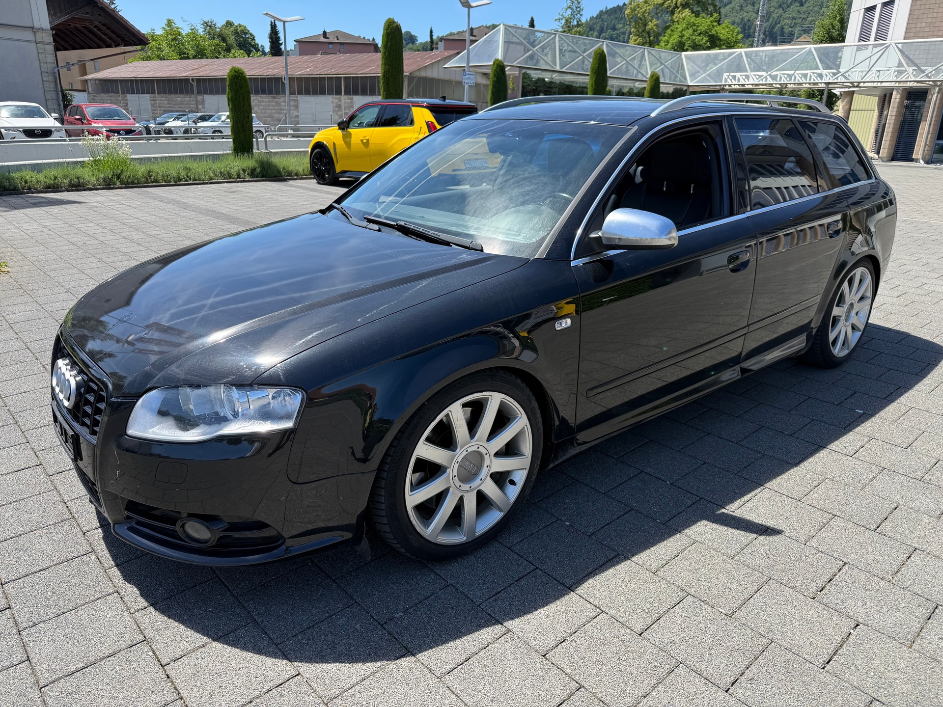 AUDI S4 Avant 4.2 V8 quattro-image-2