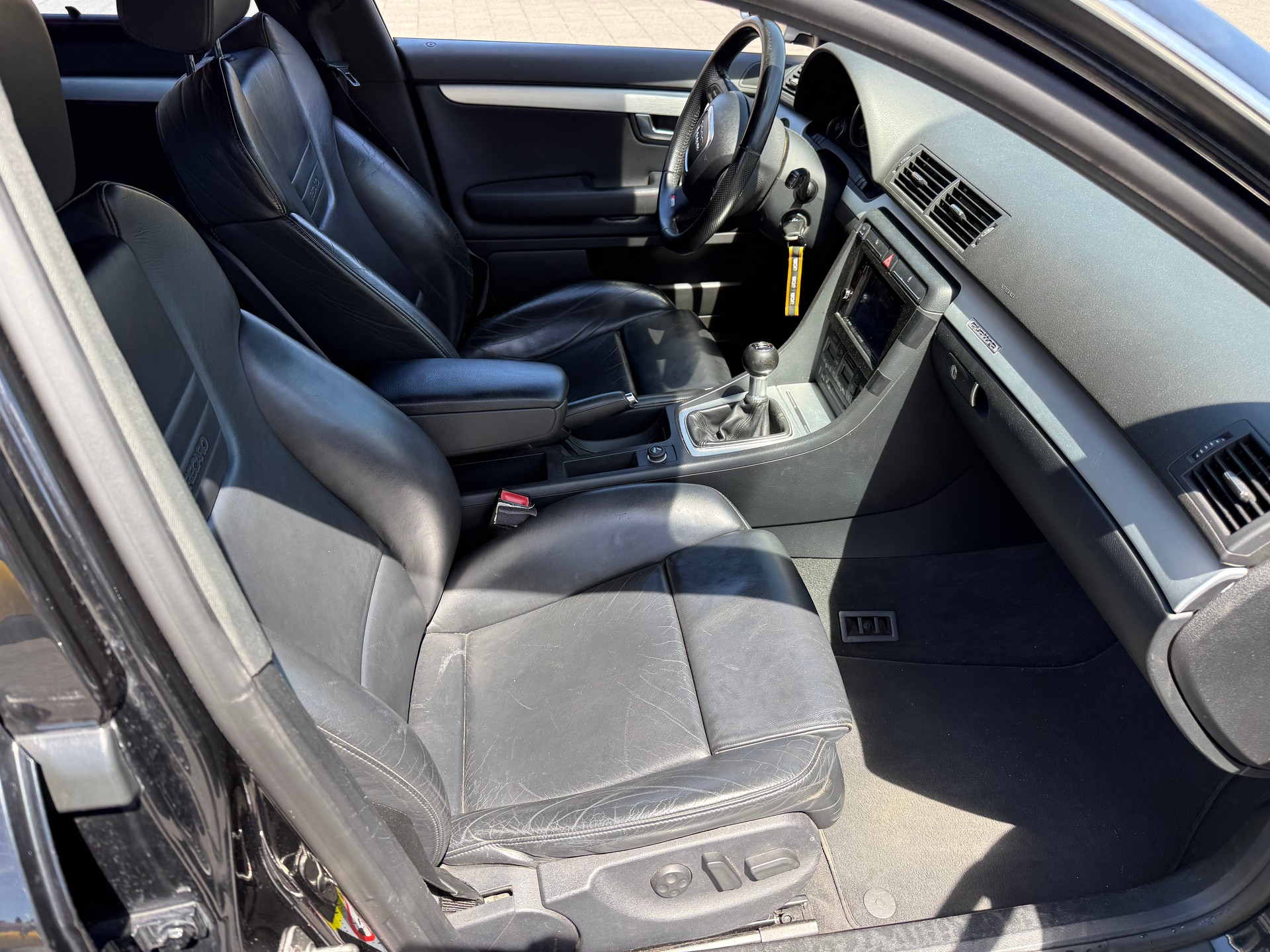 AUDI S4 Avant 4.2 V8 quattro-image-7