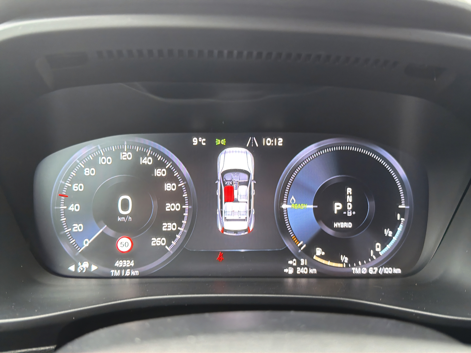 VOLVO XC40 1.5 T4 PiH R-Design-image-10