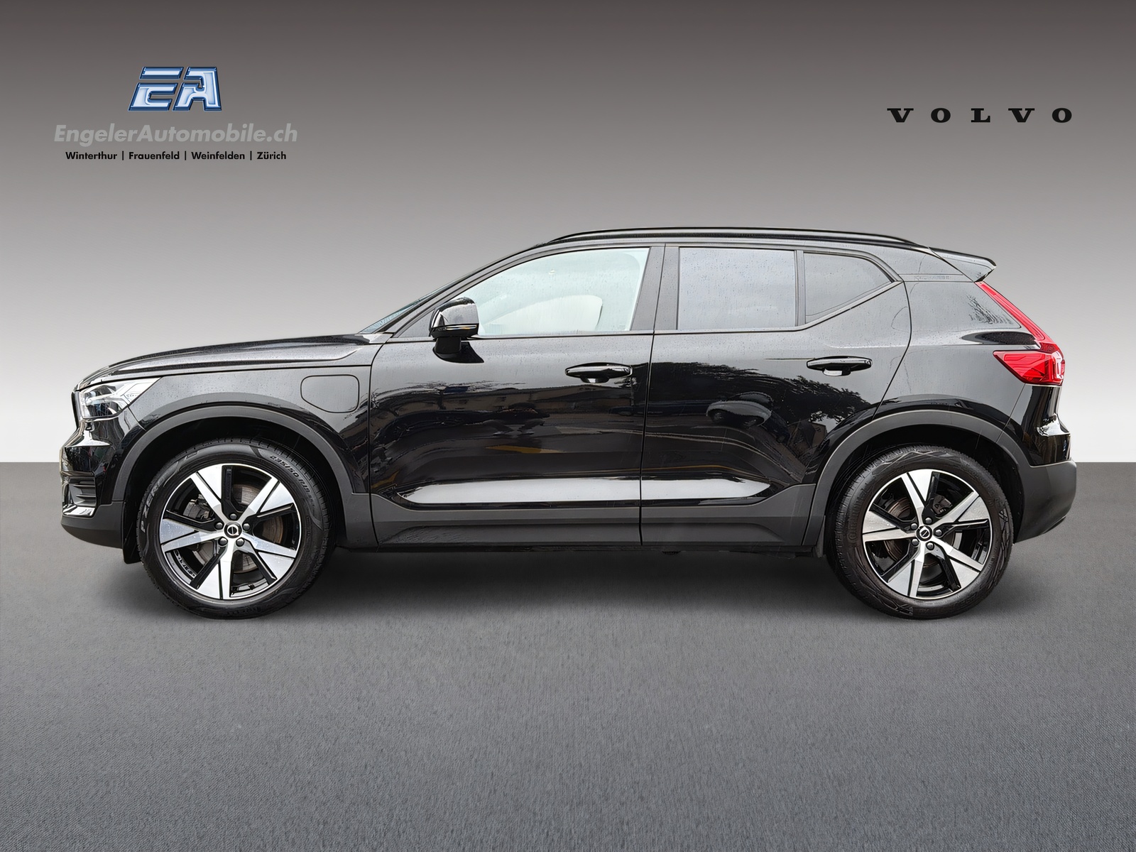 VOLVO XC40 1.5 T4 PiH R-Design-showroom-element-2