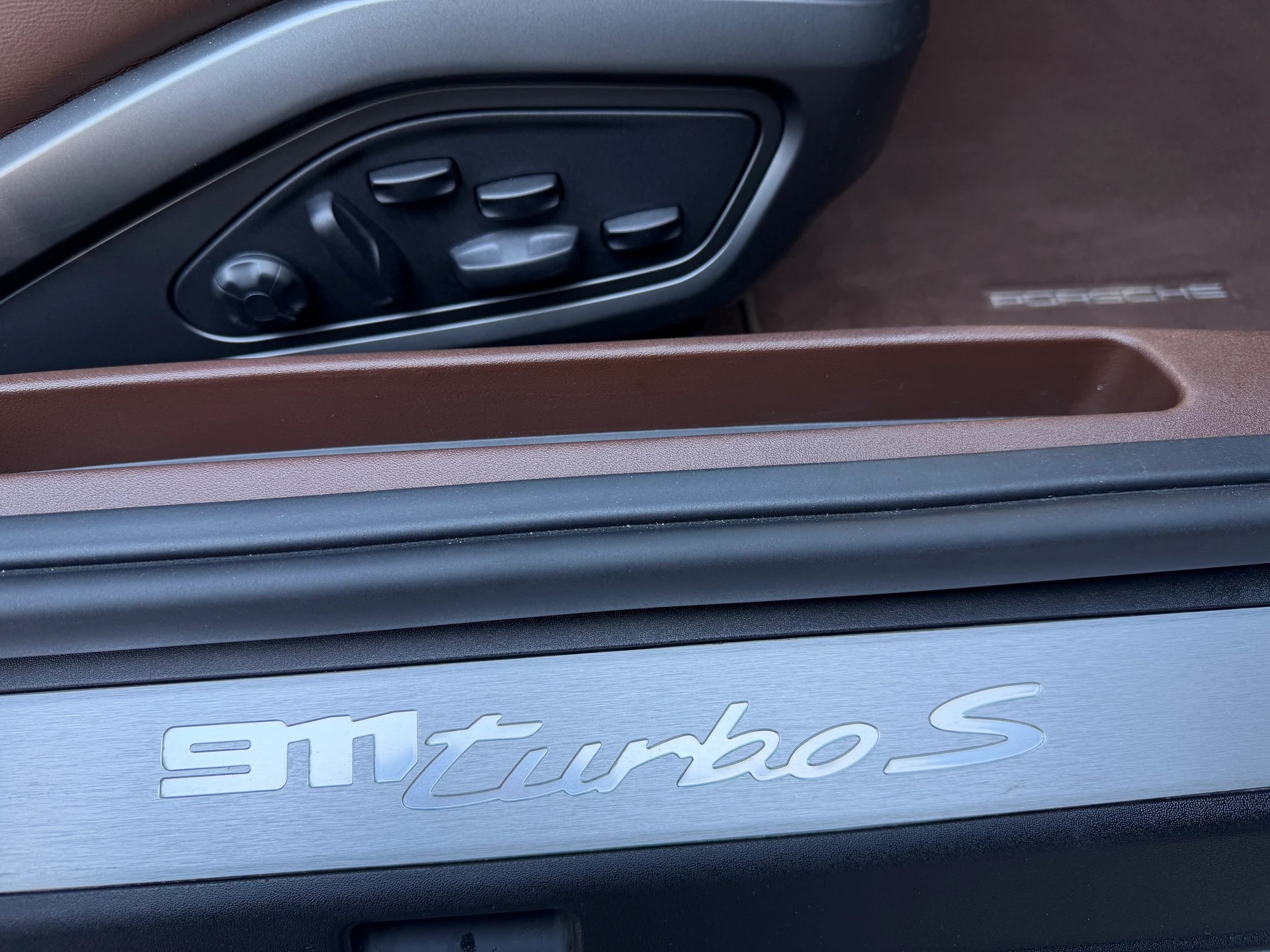 PORSCHE 911 Turbo S PDK / Approved bis 9.2029 /-image-28