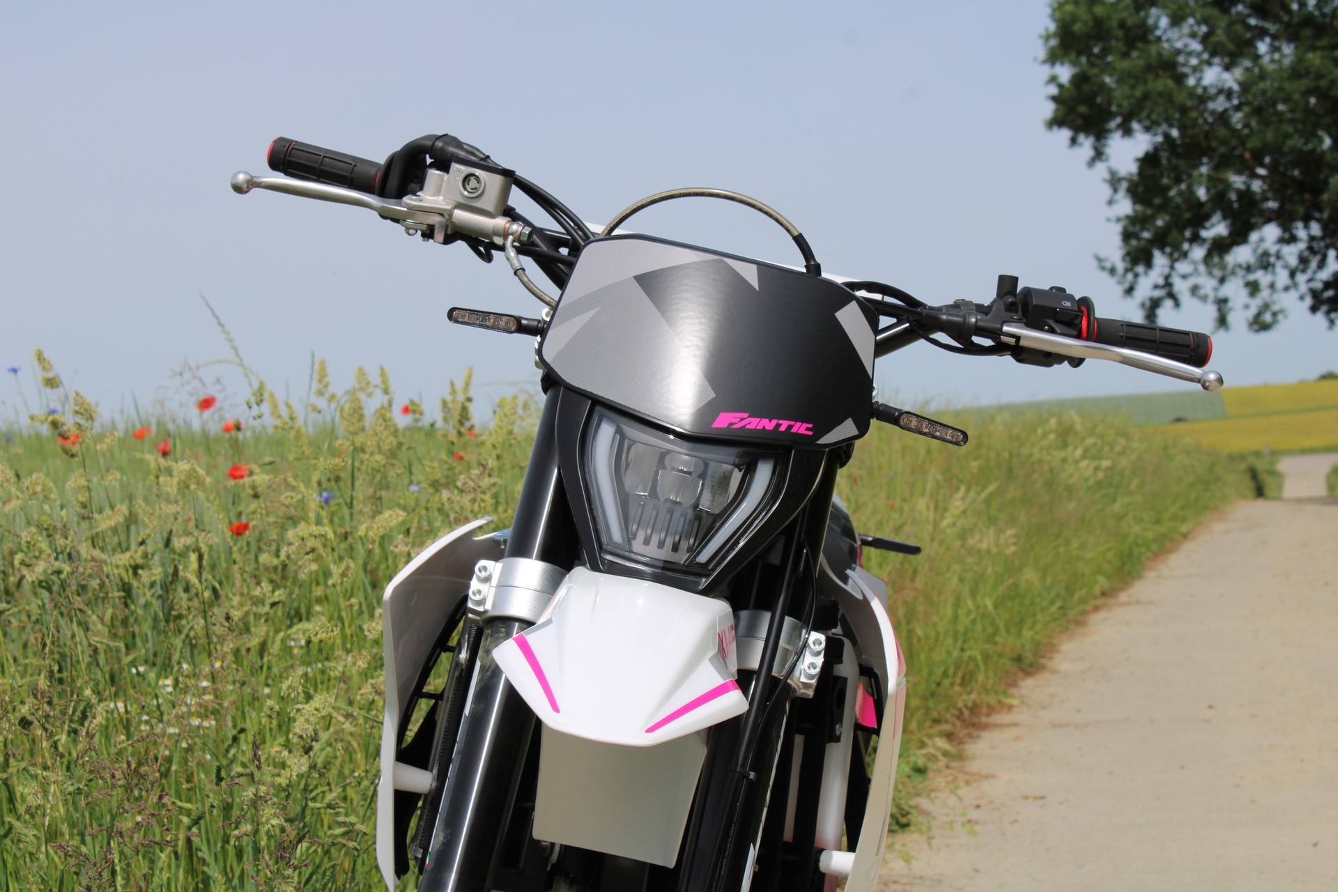 FANTIC Motard 125 Performance-image-2