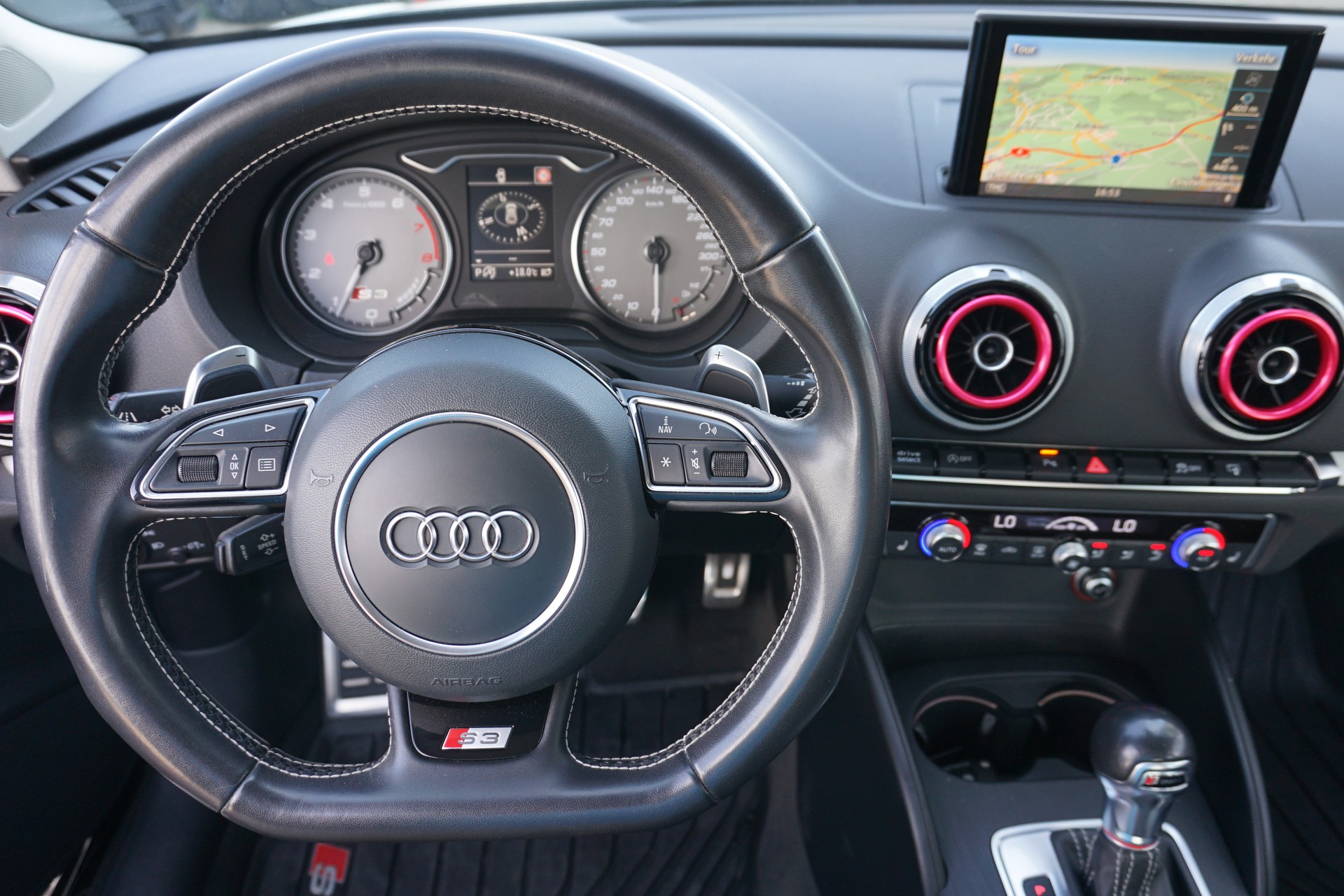 AUDI S3 2.0 TFSI quattro SB 301PS S-Tronic-Automat-image-13