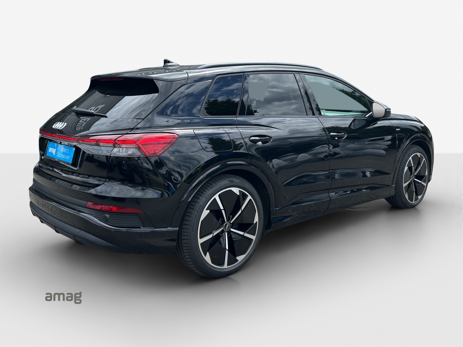 AUDI Q4 e-tron 50 quattro-image-5