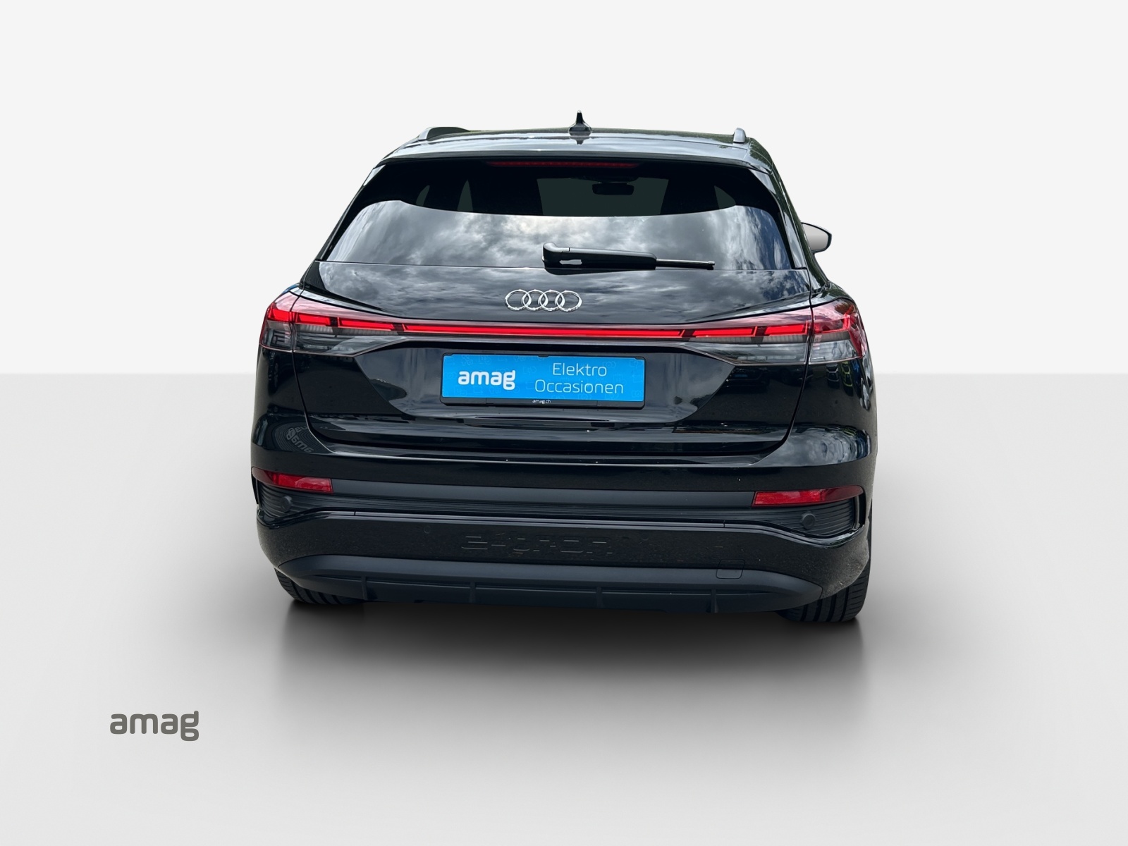 AUDI Q4 e-tron 50 quattro-image-4
