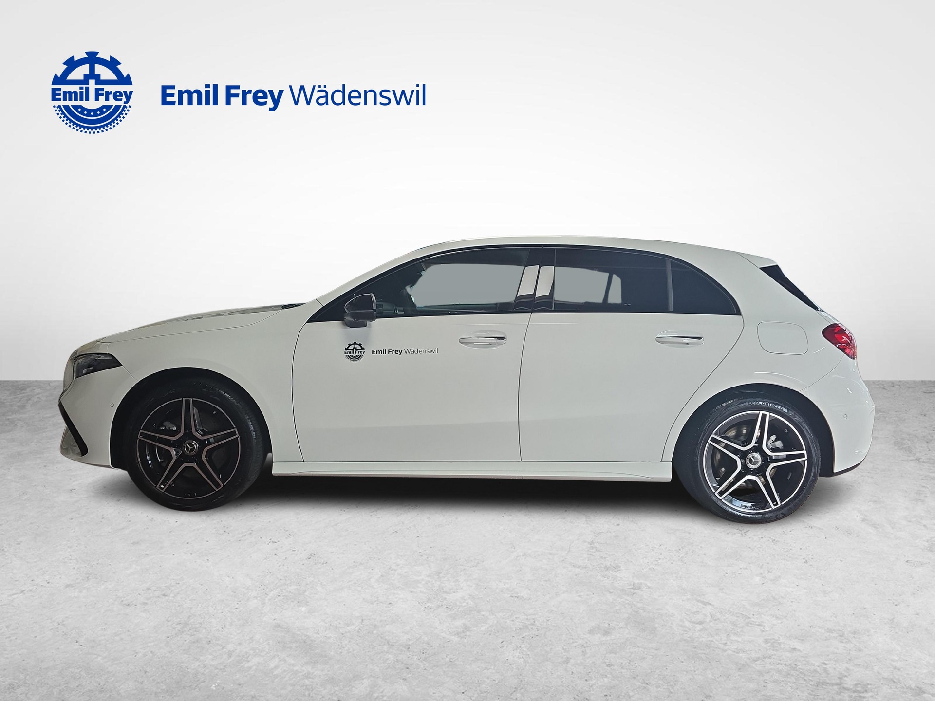 MERCEDES-BENZ A 250 e EQ Star AMG Line-showroom-element-1