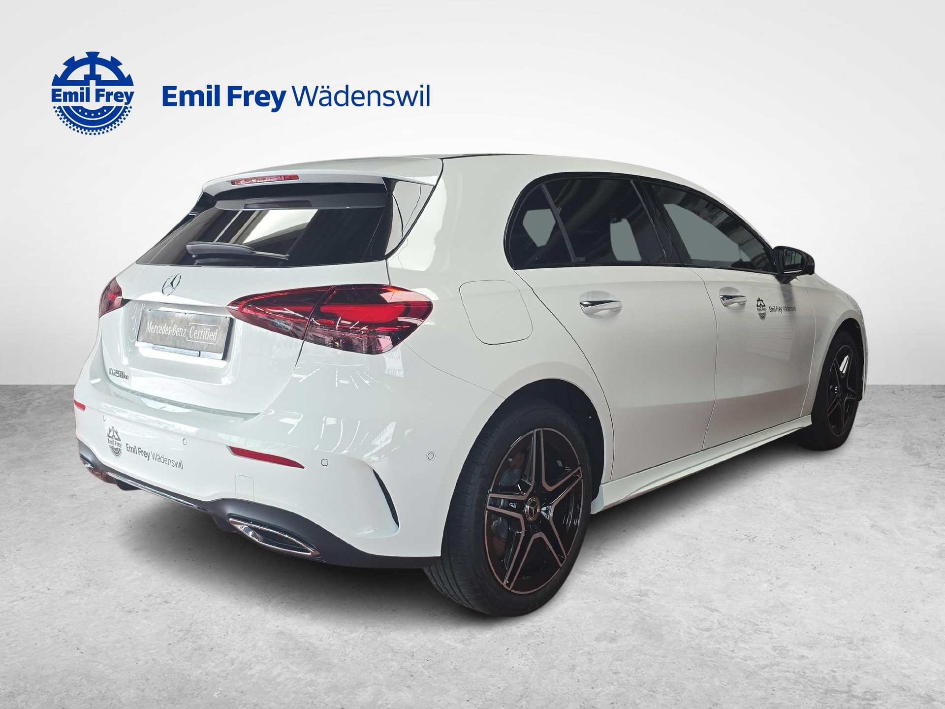 MERCEDES-BENZ A 250 e EQ Star AMG Line-showroom-element-3