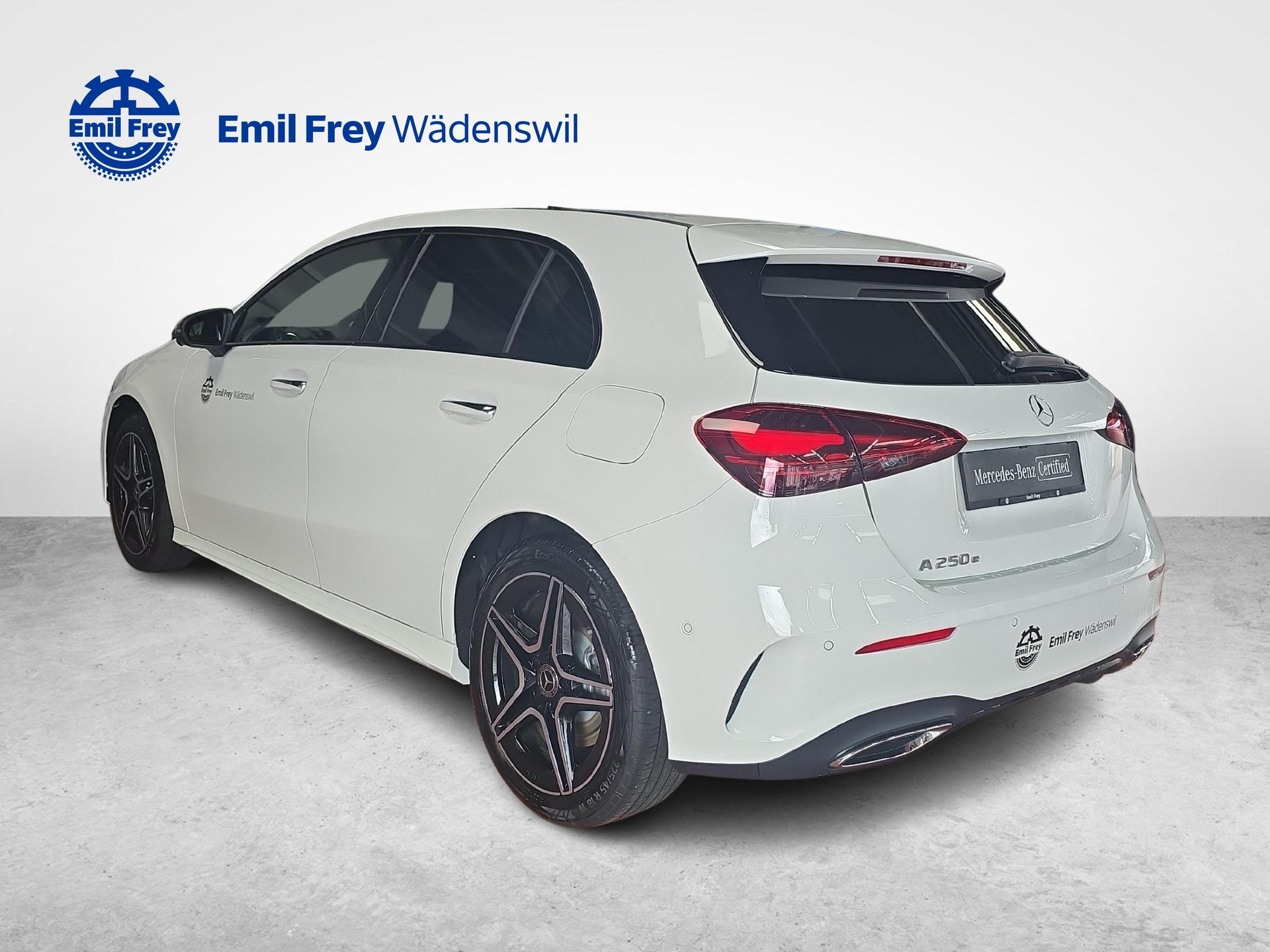 MERCEDES-BENZ A 250 e EQ Star AMG Line-showroom-element-2