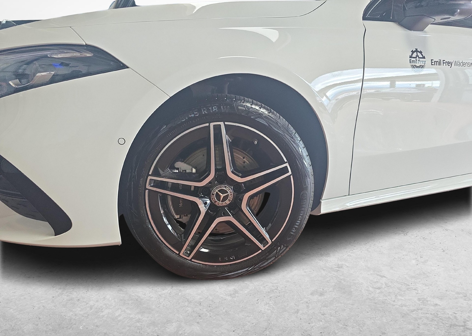MERCEDES-BENZ A 250 e EQ Star AMG Line-image-10