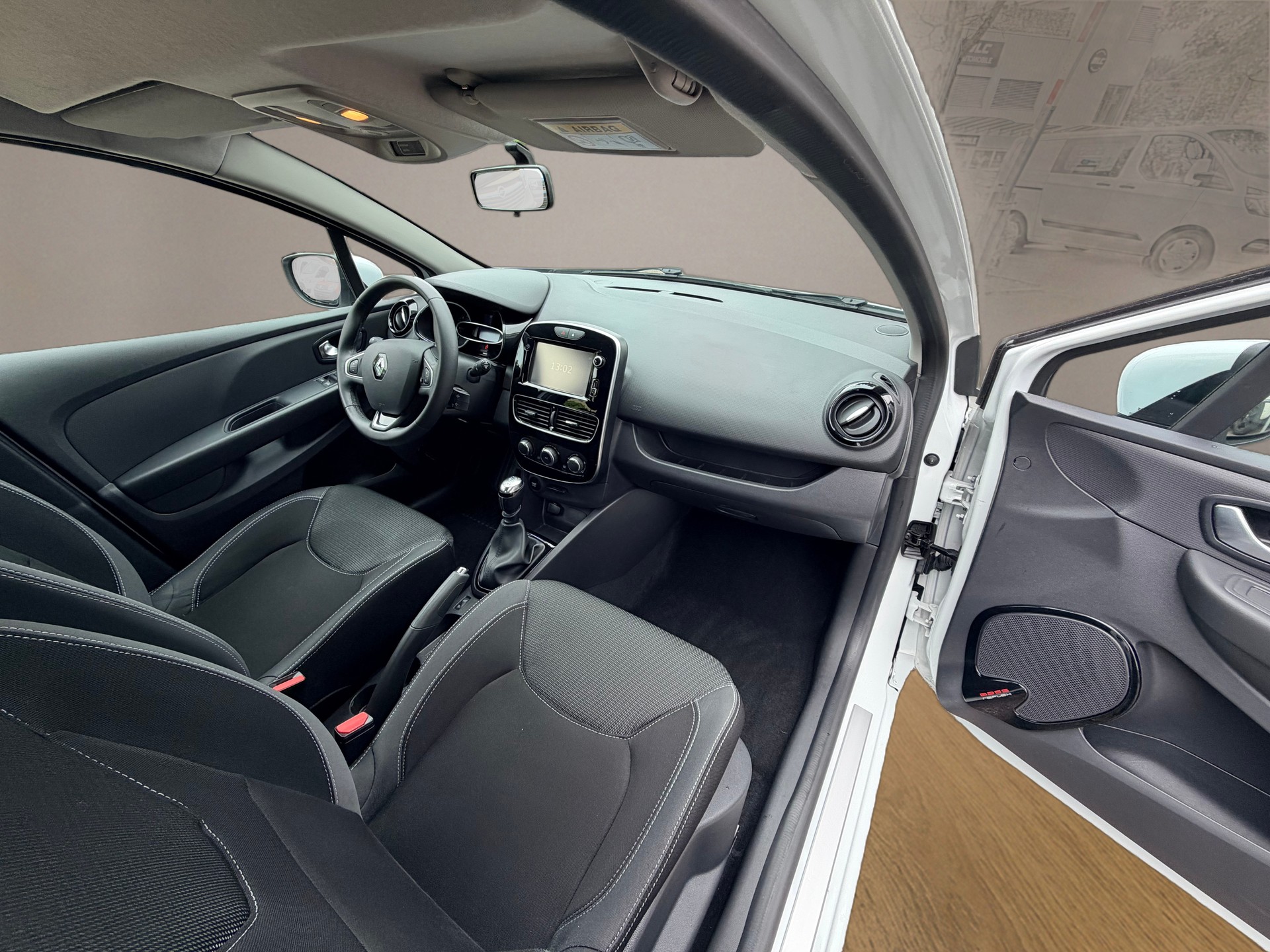 RENAULT Clio 1.2 16V T Zen-image-8