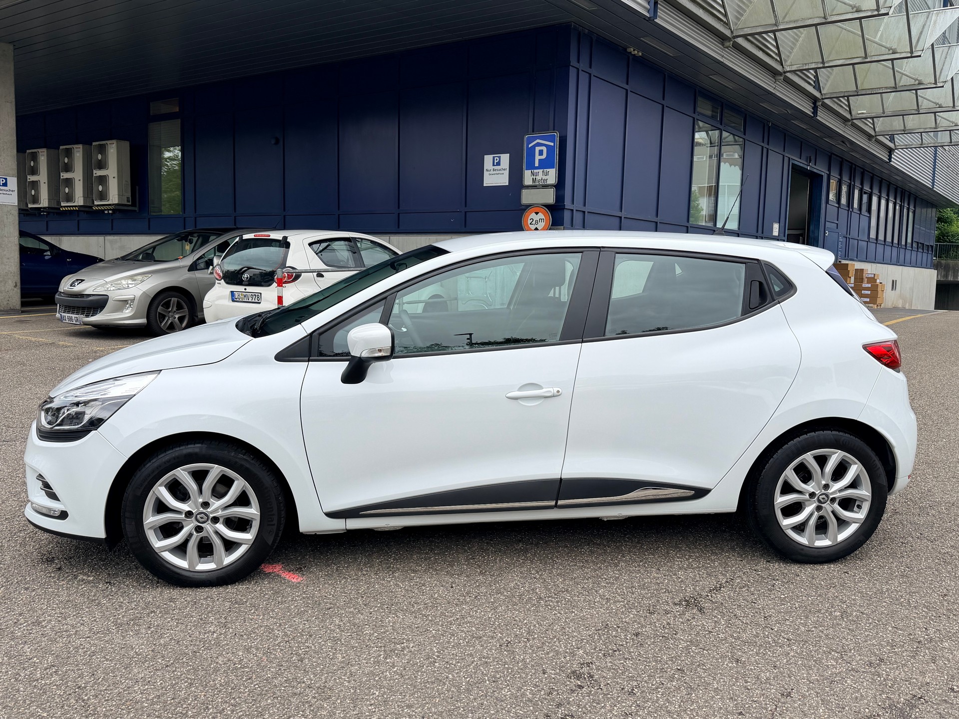 RENAULT Clio 1.2 16V T Zen-image-5