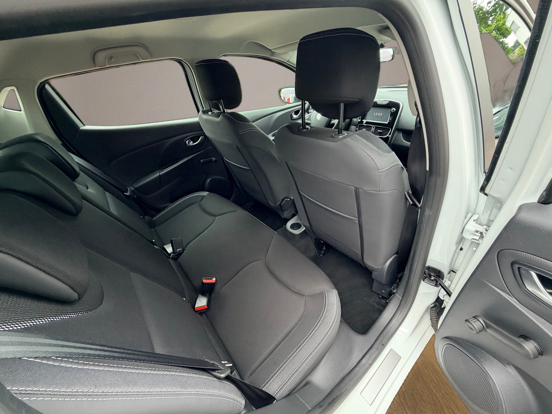 RENAULT Clio 1.2 16V T Zen-image-9