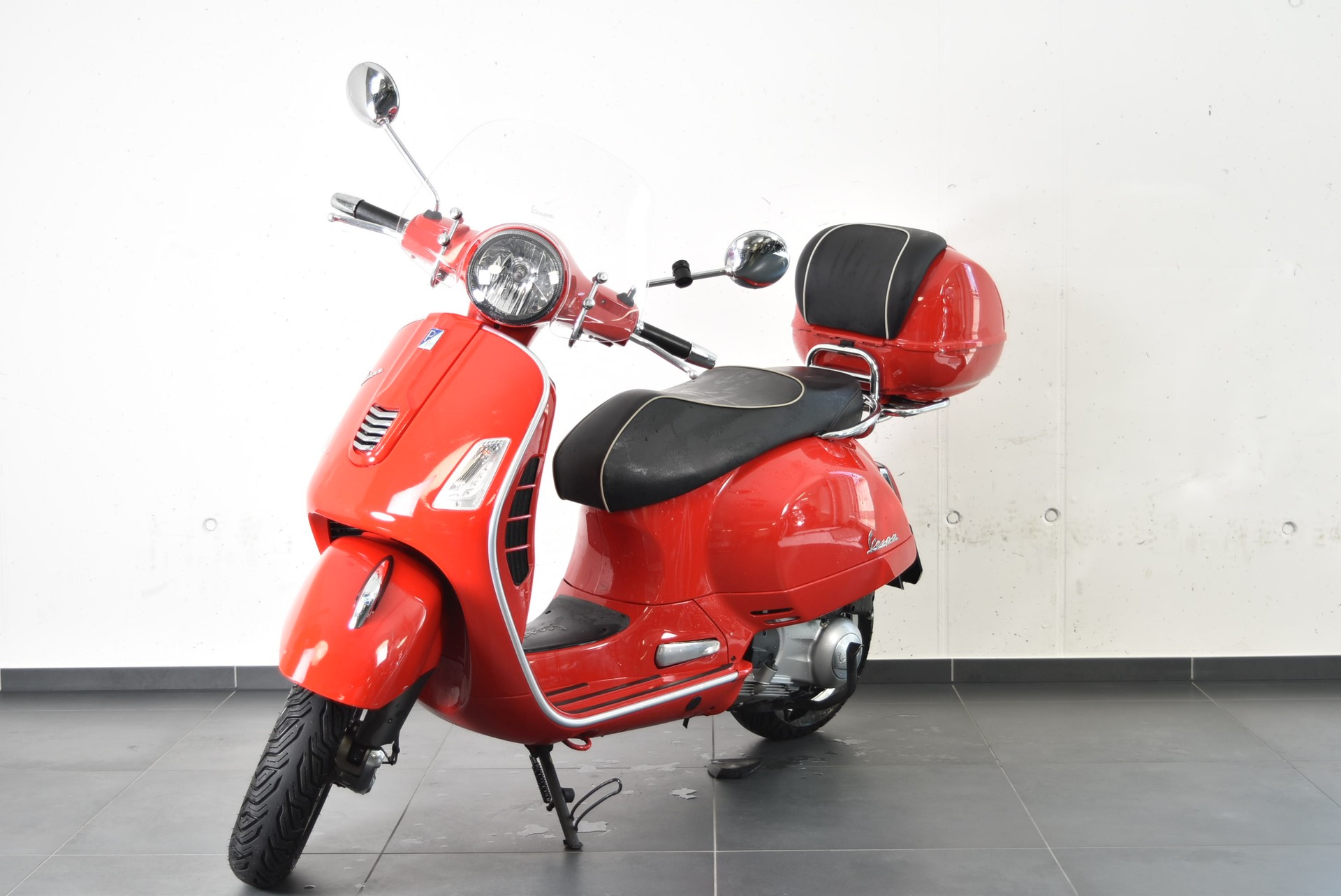 PIAGGIO Vespa GTS Super 300-image-1