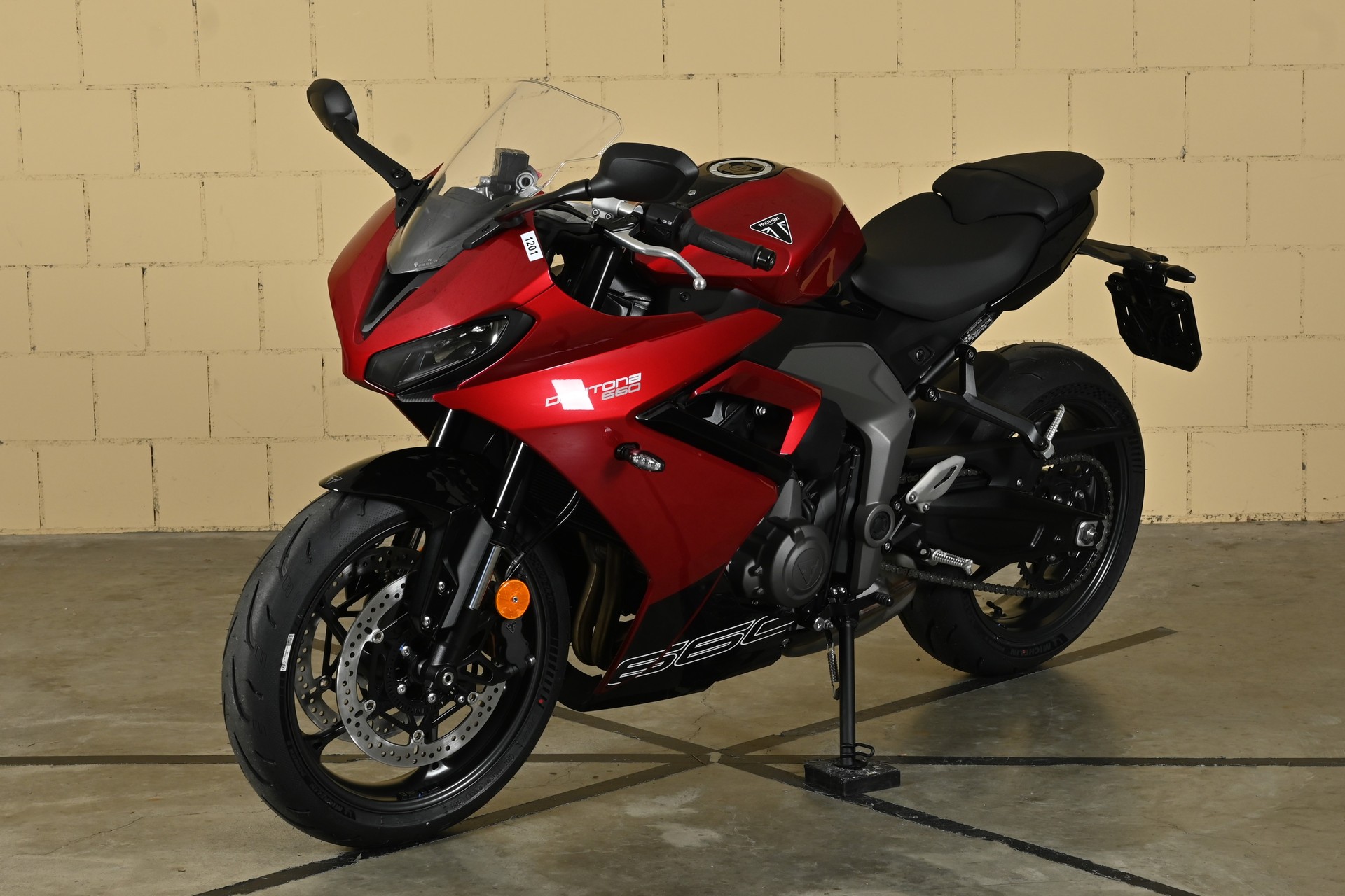 TRIUMPH Daytona 660-image-2