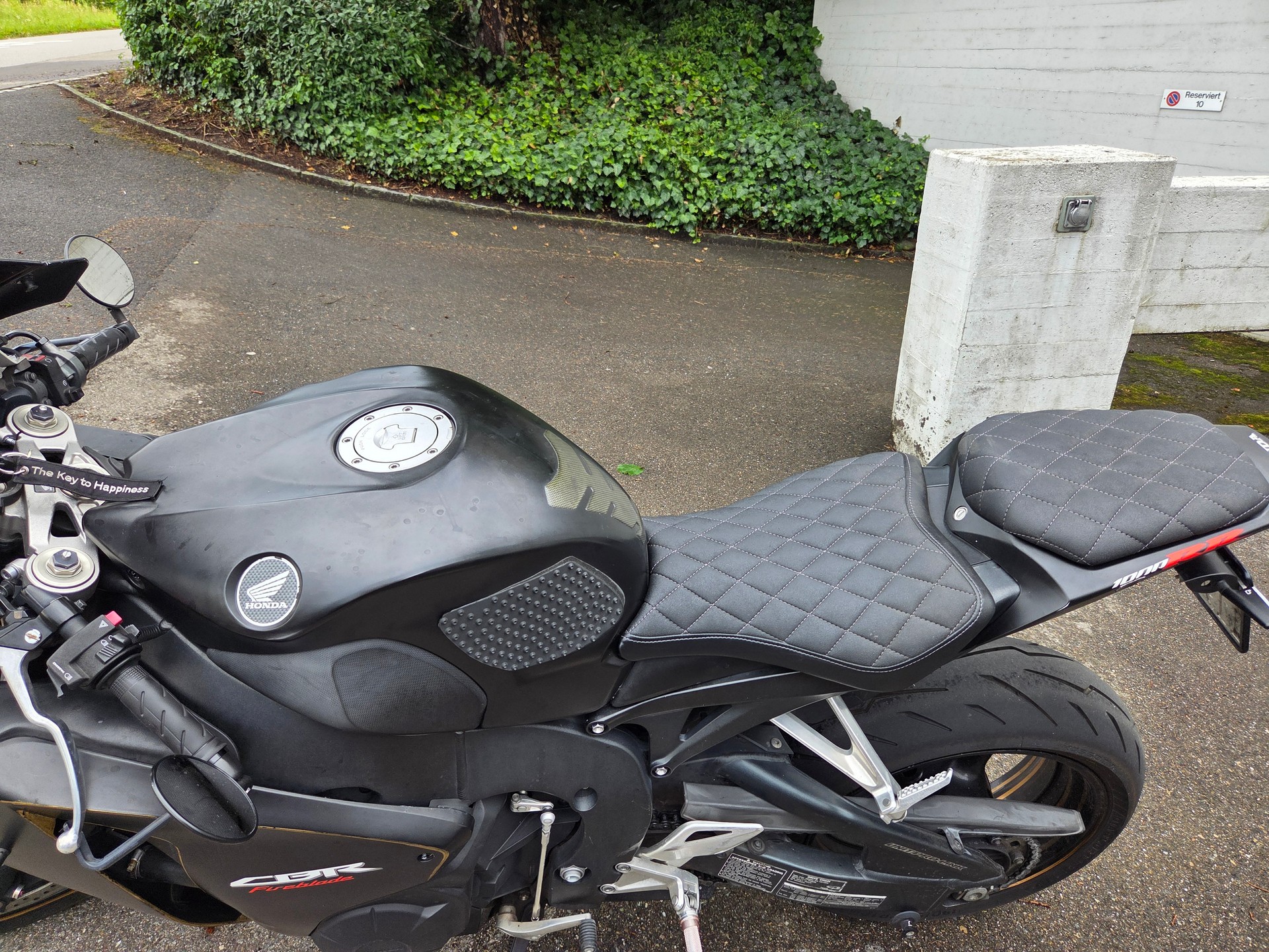 HONDA CBR 1000 RA ABS-image-2