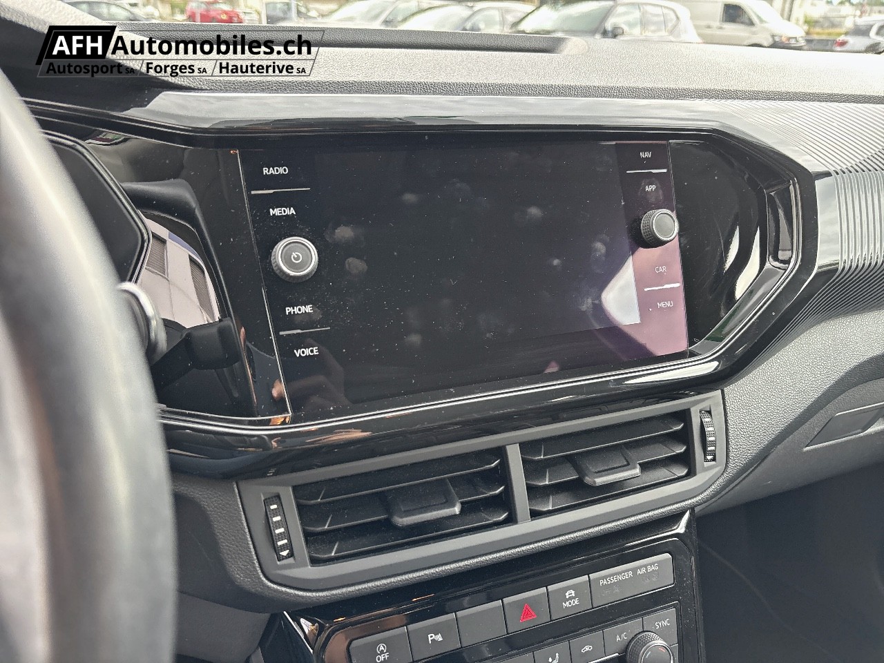 VW T-Cross 1.0 TSI 115 Life DSG-image-12