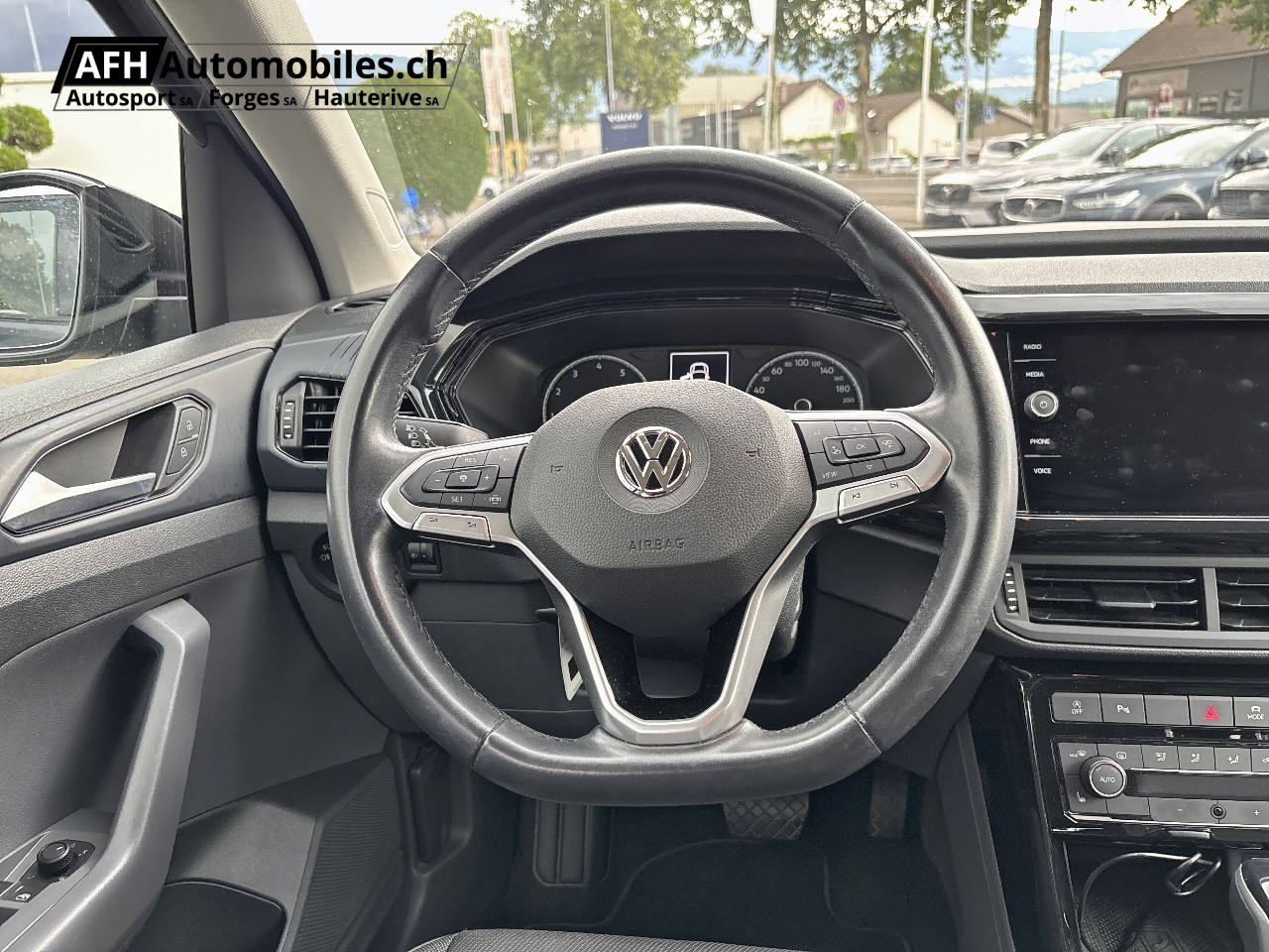 VW T-Cross 1.0 TSI 115 Life DSG-image-10