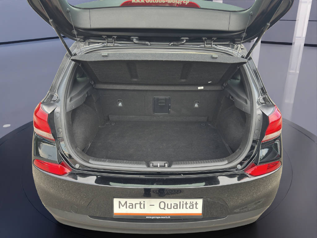 HYUNDAI i30 1.4 T-GDi Amplia-image-12