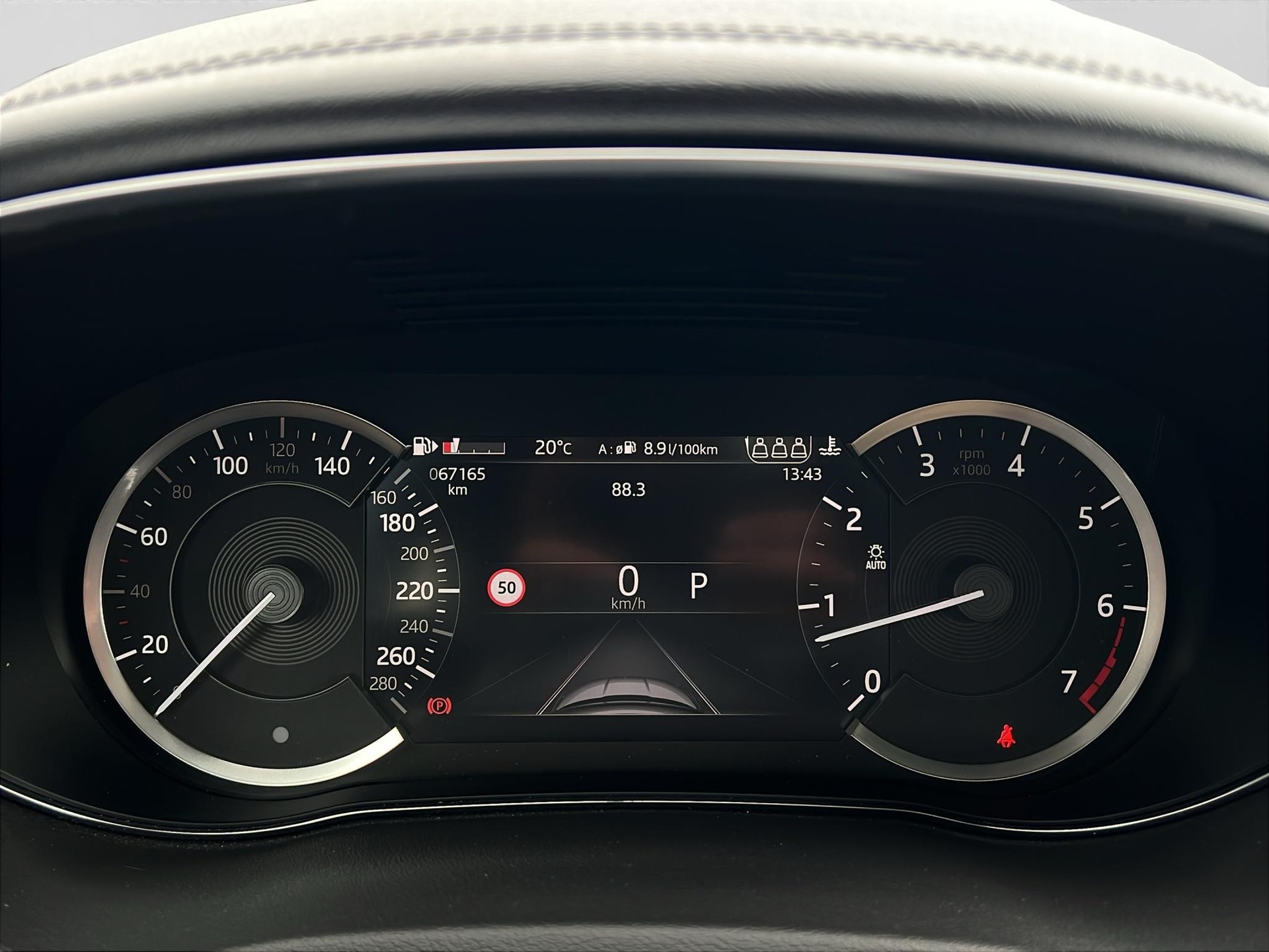 JAGUAR E-Pace 2.0 I4 200 S AWD-showroom-element-3